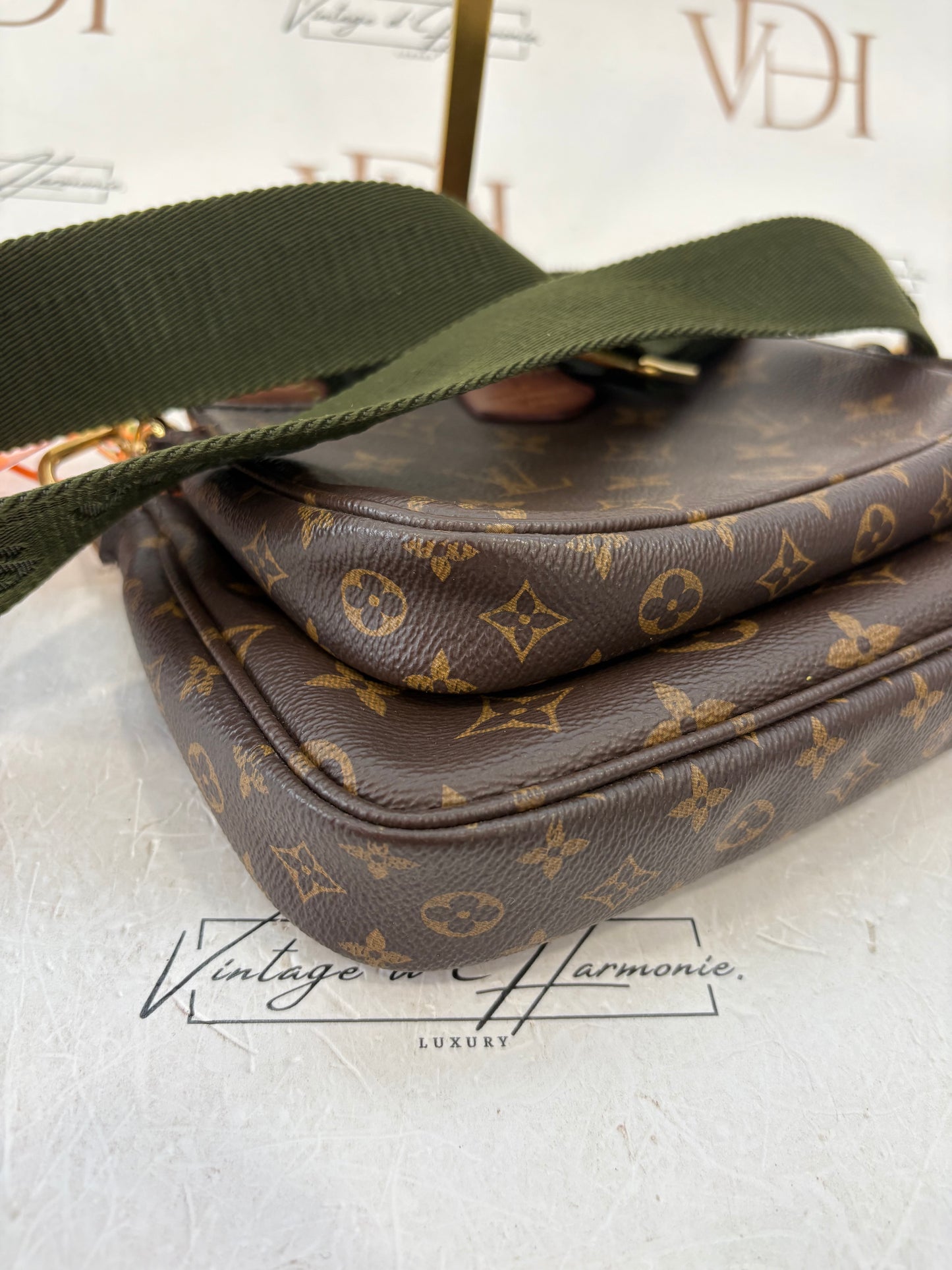 383615 - Louis Vuitton Multipochette