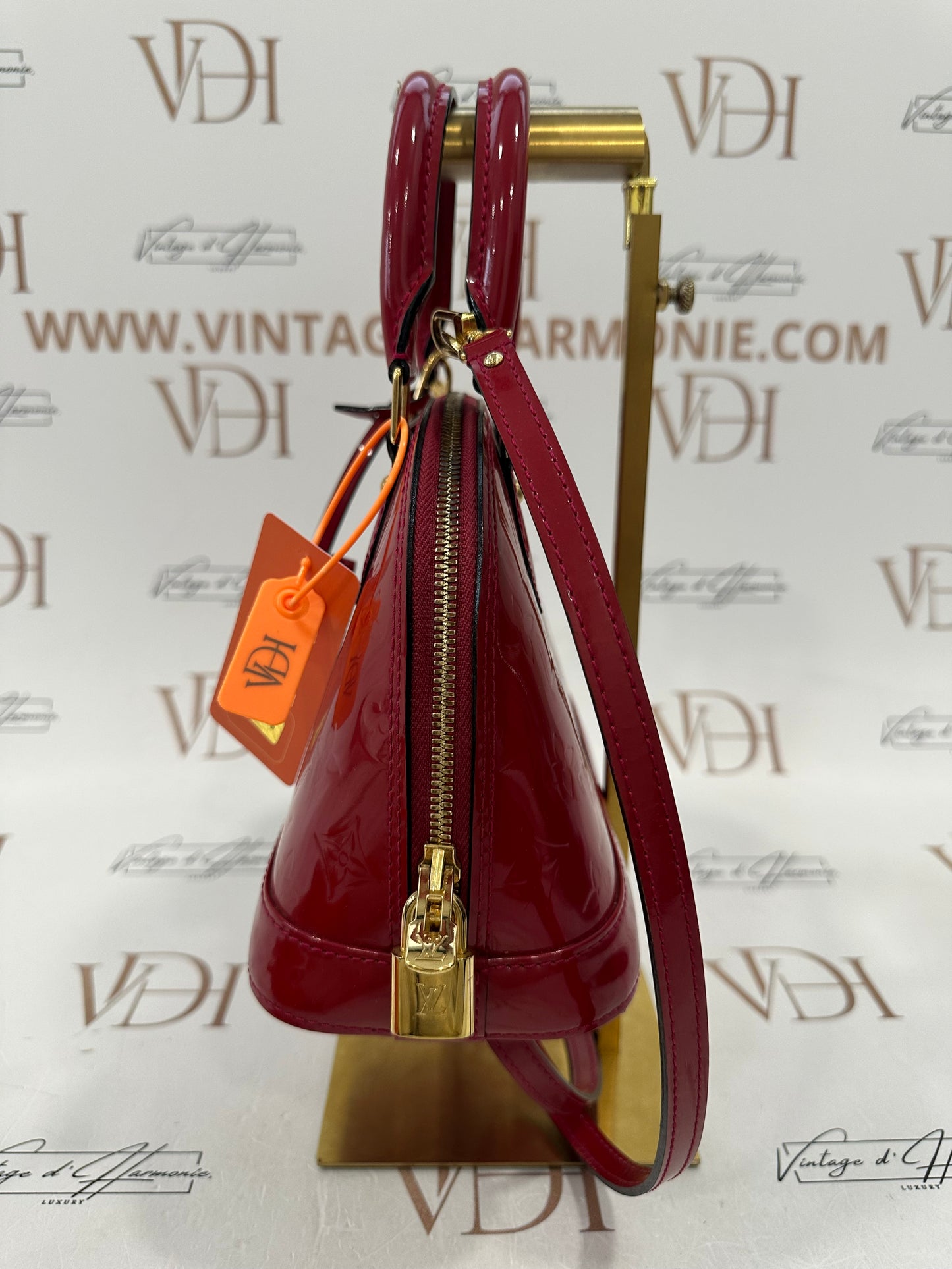 382849 - Louis Vuitton Alma BB Vernis