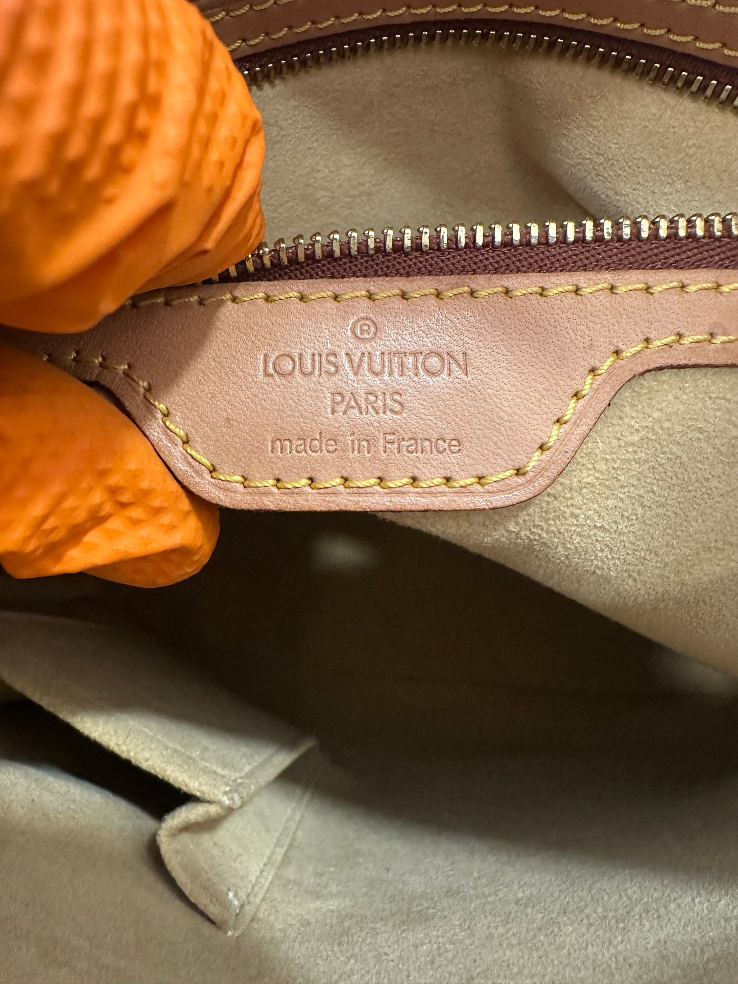 017798 - Louis Vuitton Looping GM