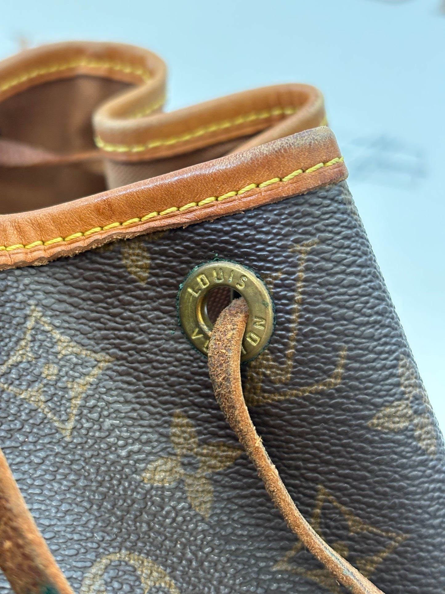 018375 - Louis Vuitton Montsouris MM
