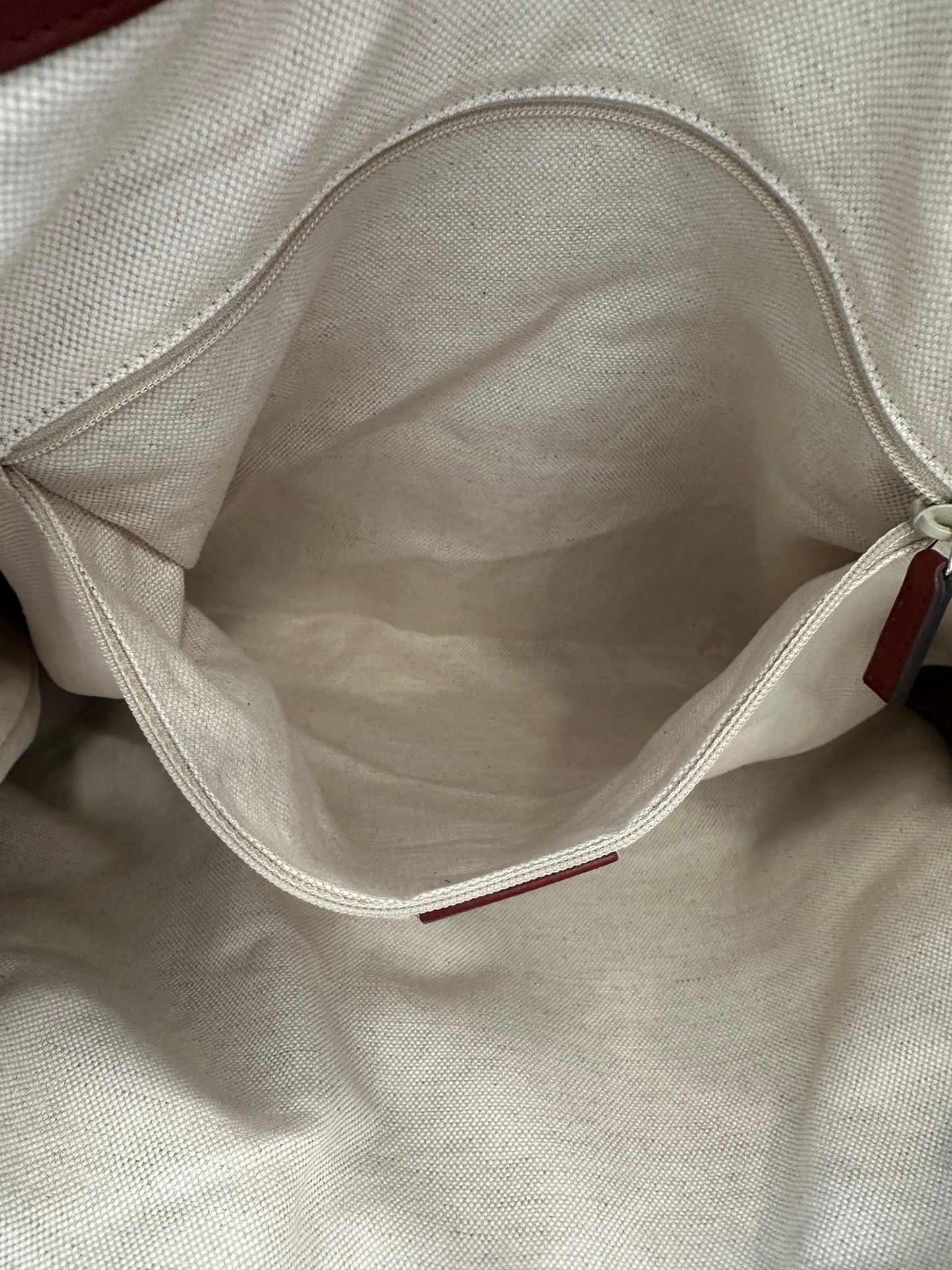 382879 - Gucci Sukey