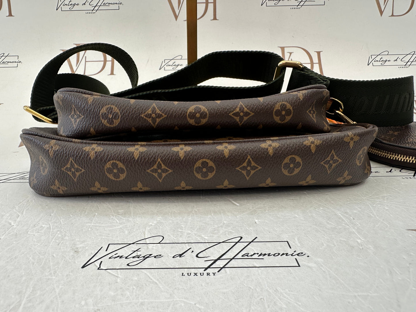 383113 - Louis Vuitton Multipochette