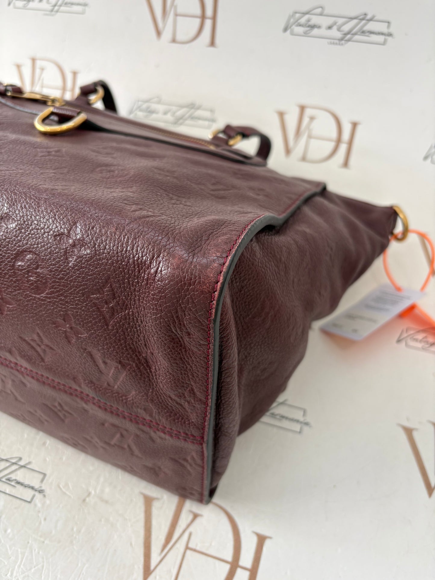 384012 - Louis Vuitton Lumineuse