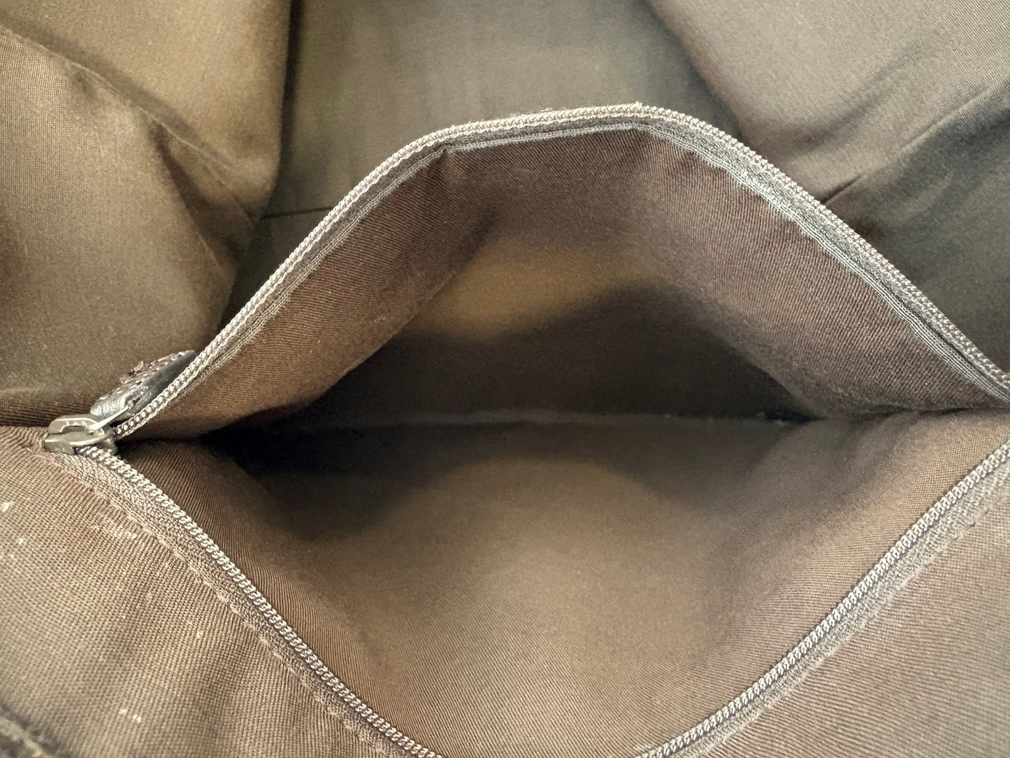 018989 - Gucci Brown Nylon G
