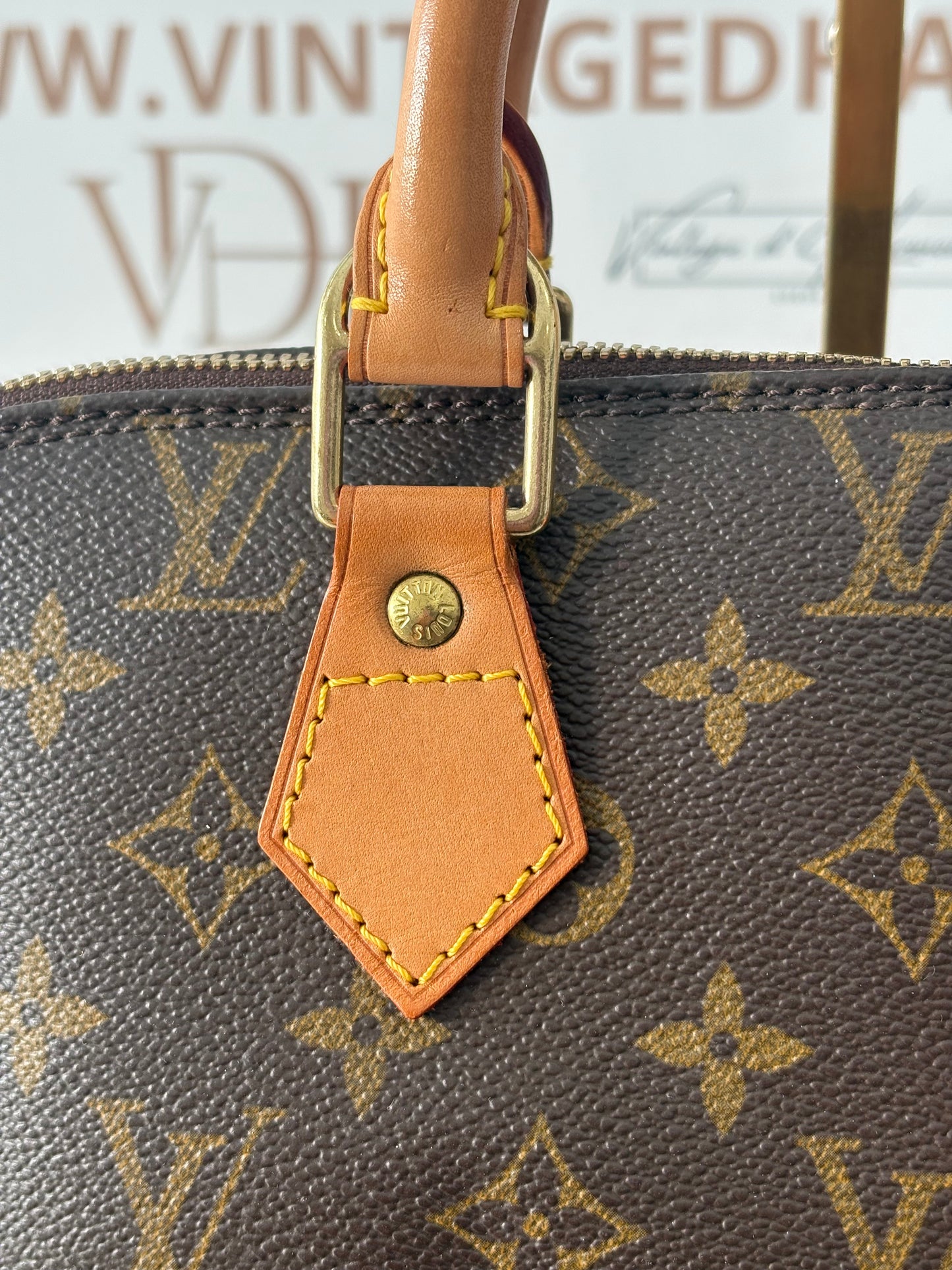 018733 - Louis Vuitton Alma