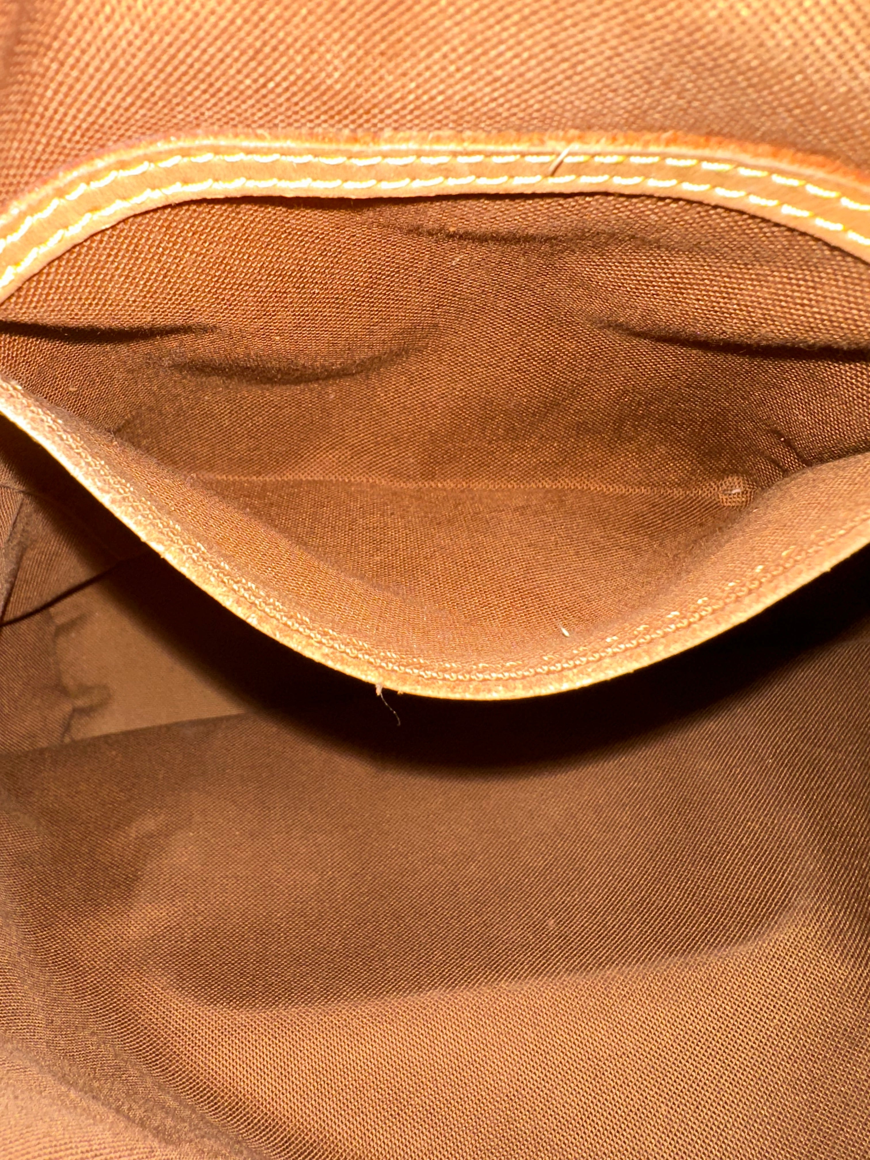 Louis Vuitton Montsouris MM