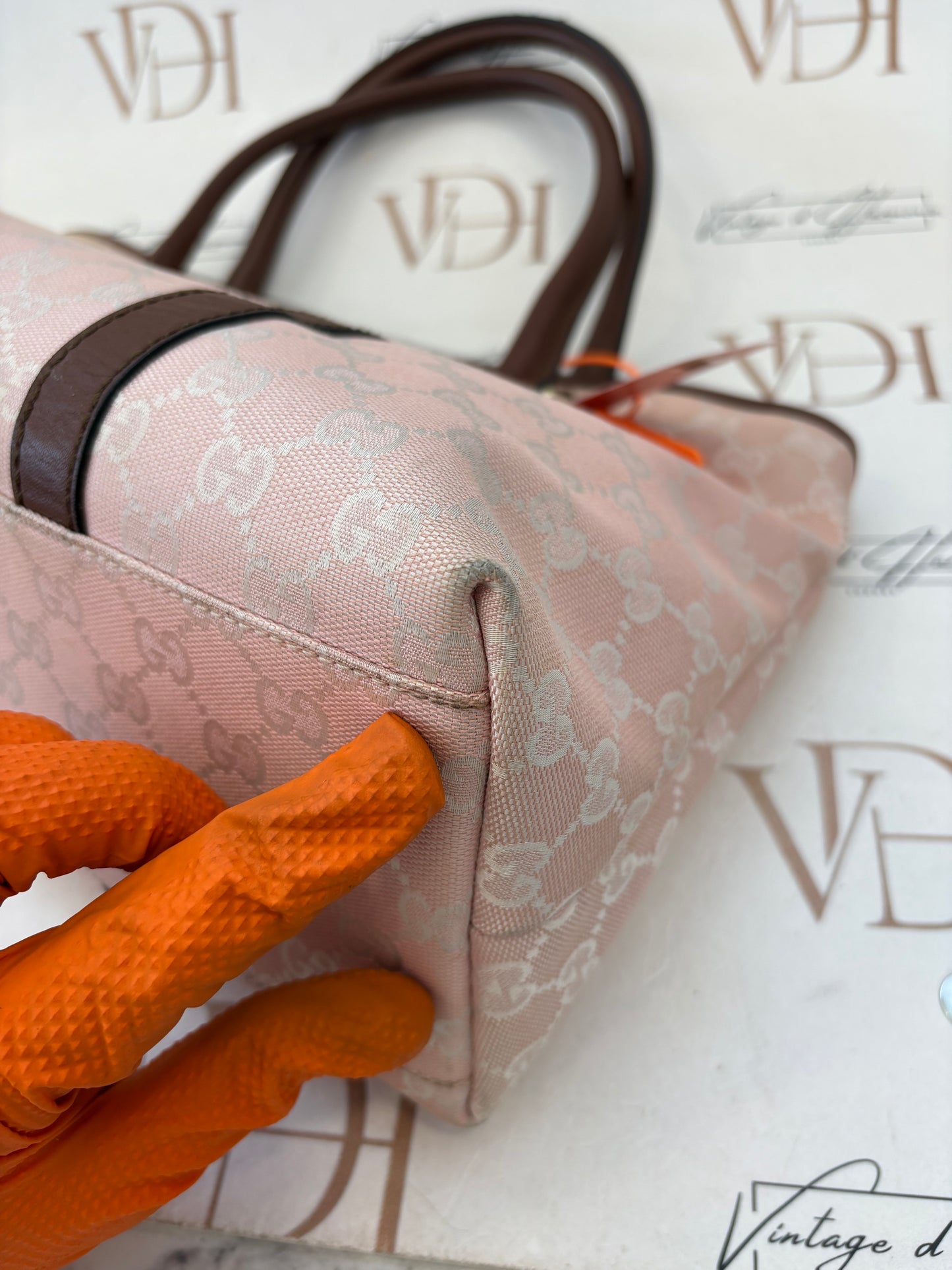 383802 - Gucci Pink