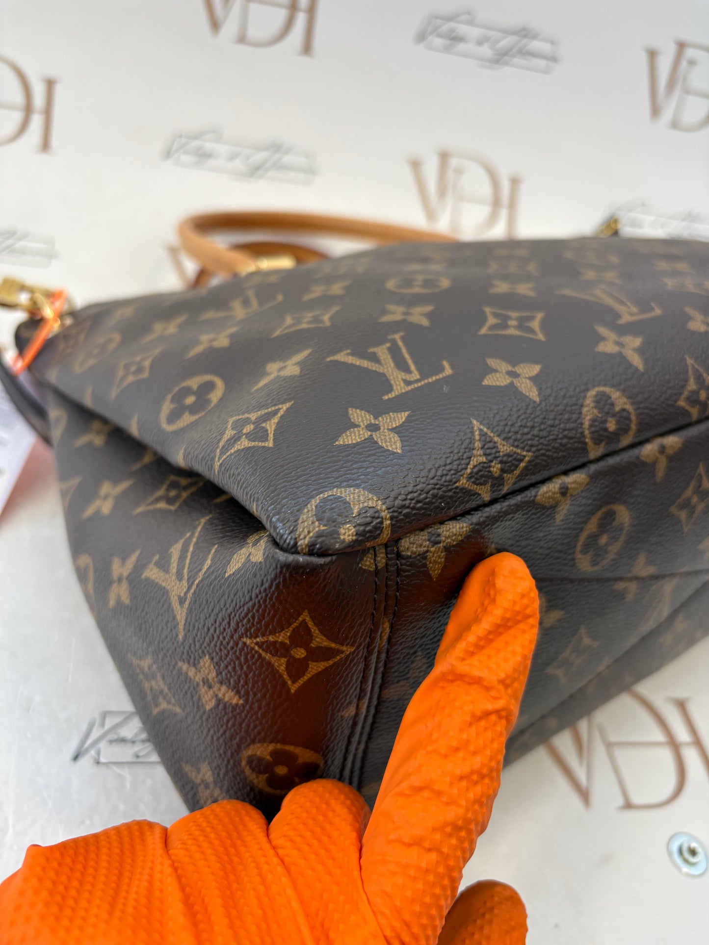 383699 - Louis Vuitton Pallas