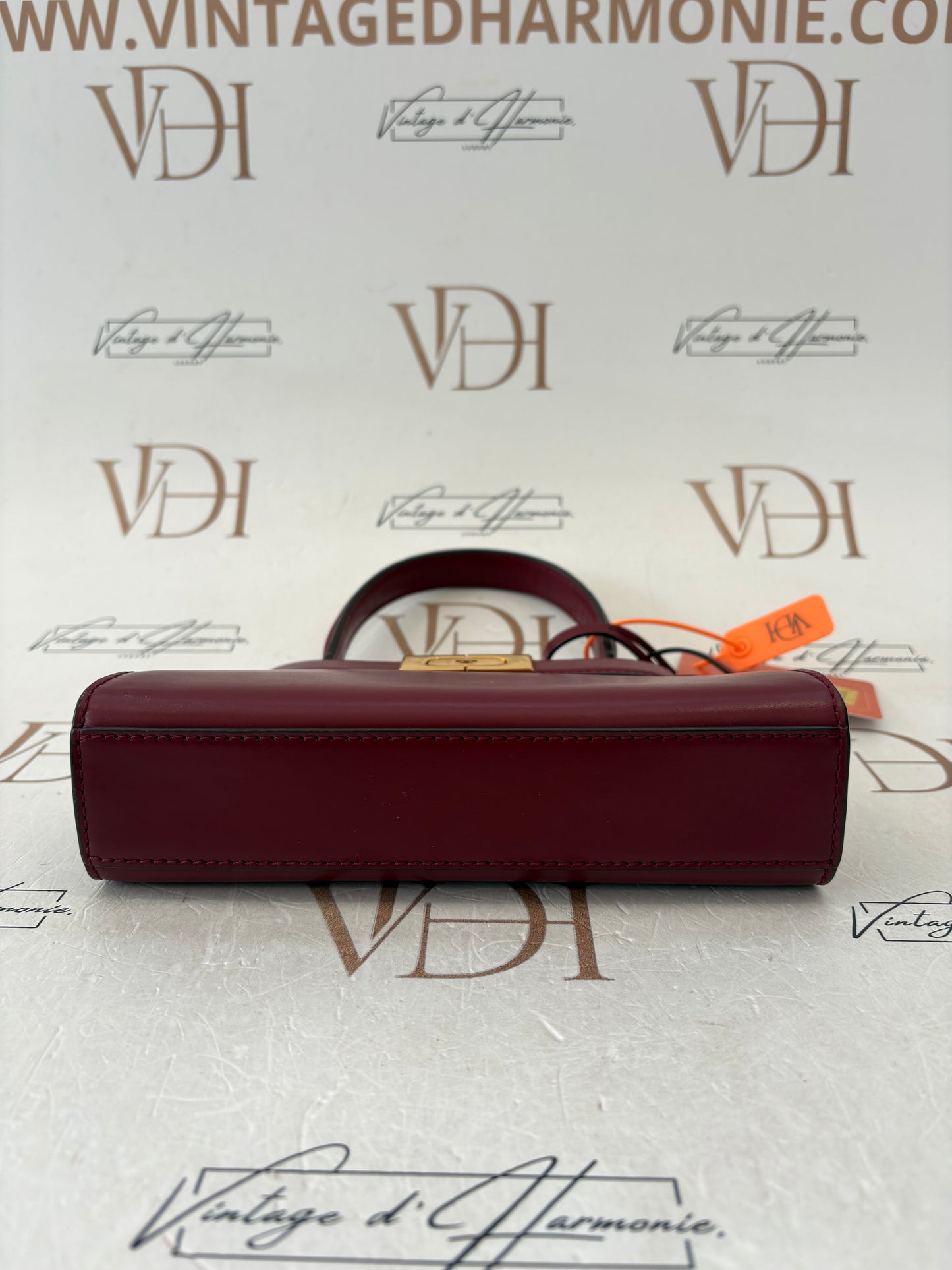383006 - Tory Burch Lee
