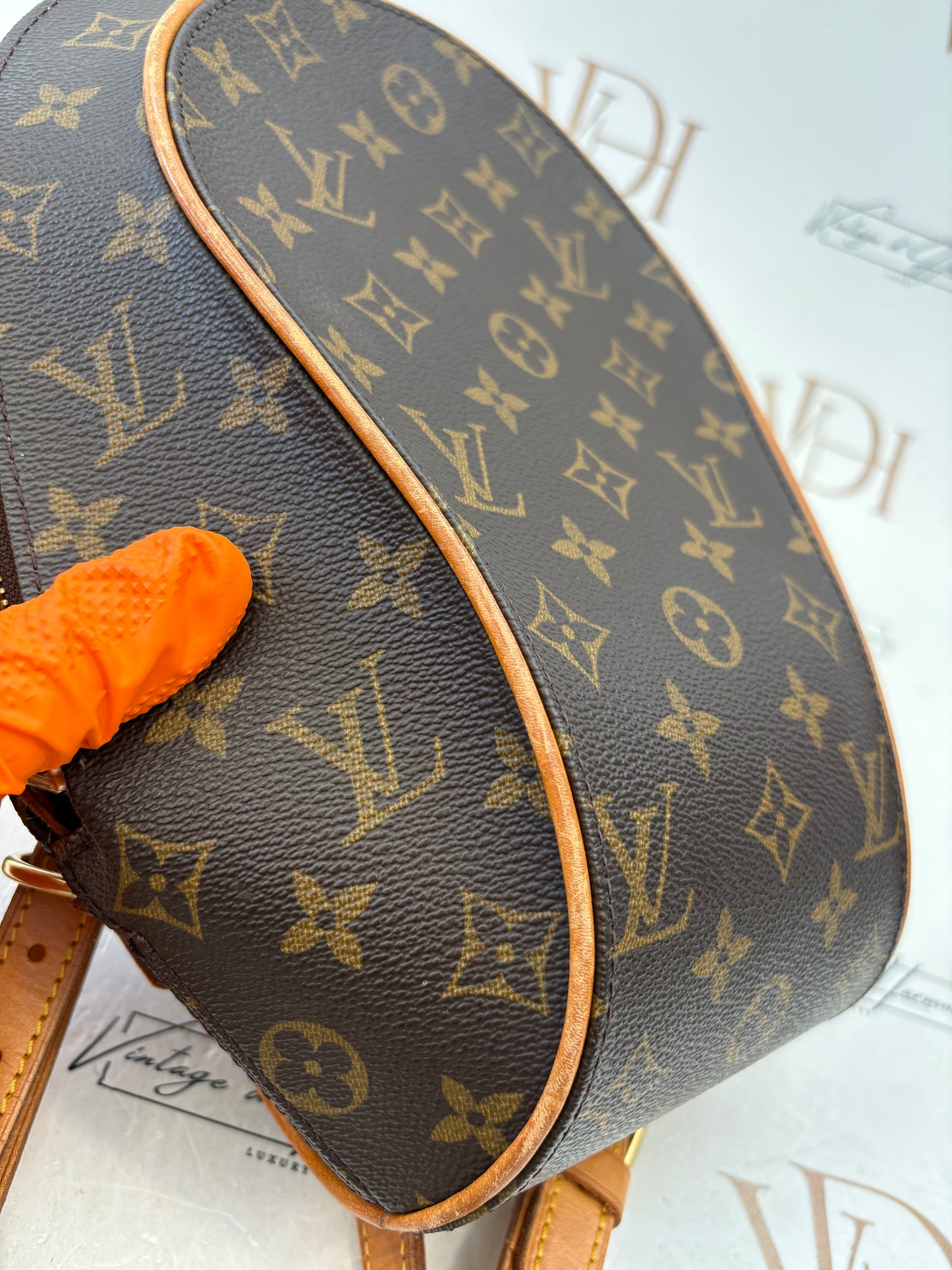 018994 - Louis Vuitton Ellipse