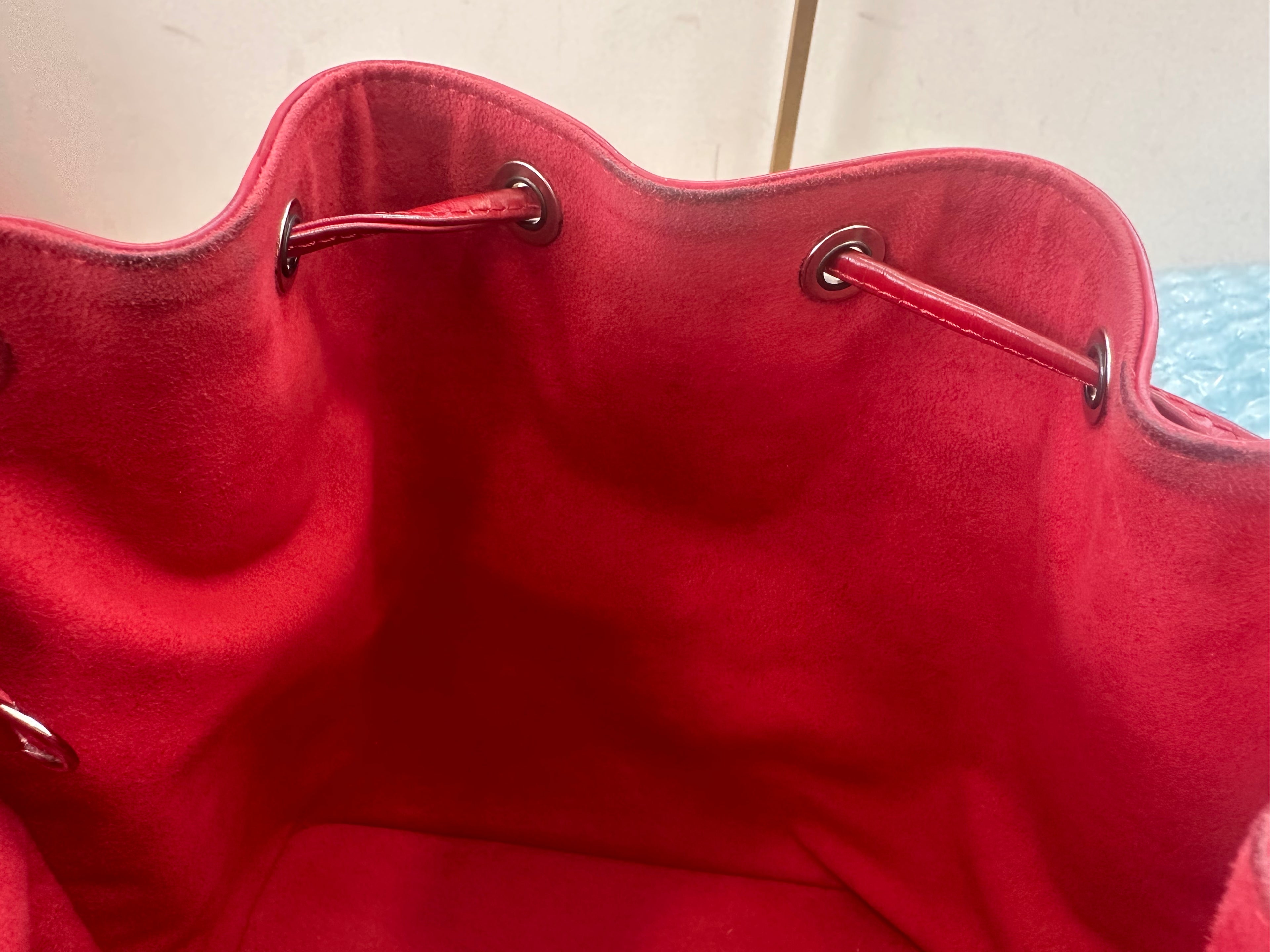 Louis Vuitton Noé Epi Red