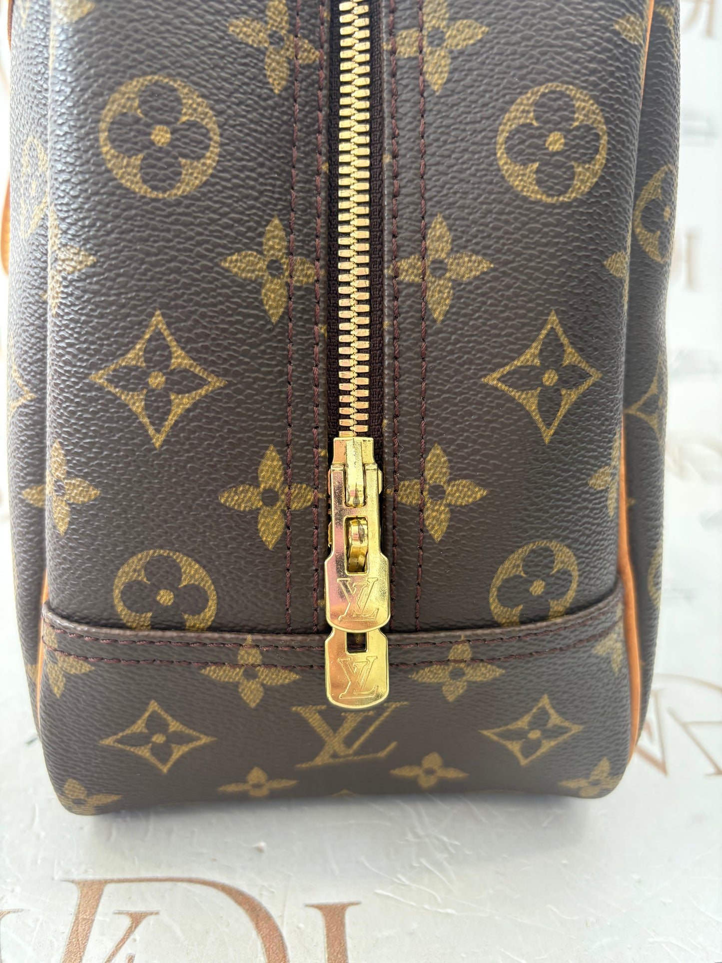 018748 - Louis Vuitton Deauville