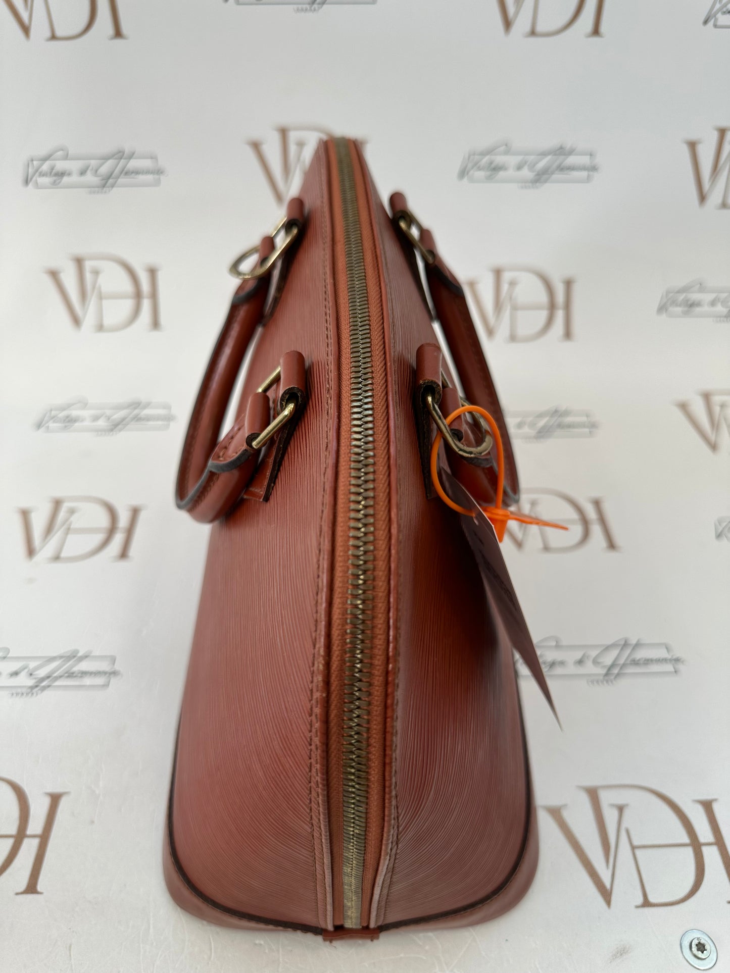 017836 - Louis Vuitton Alma Epi Brown