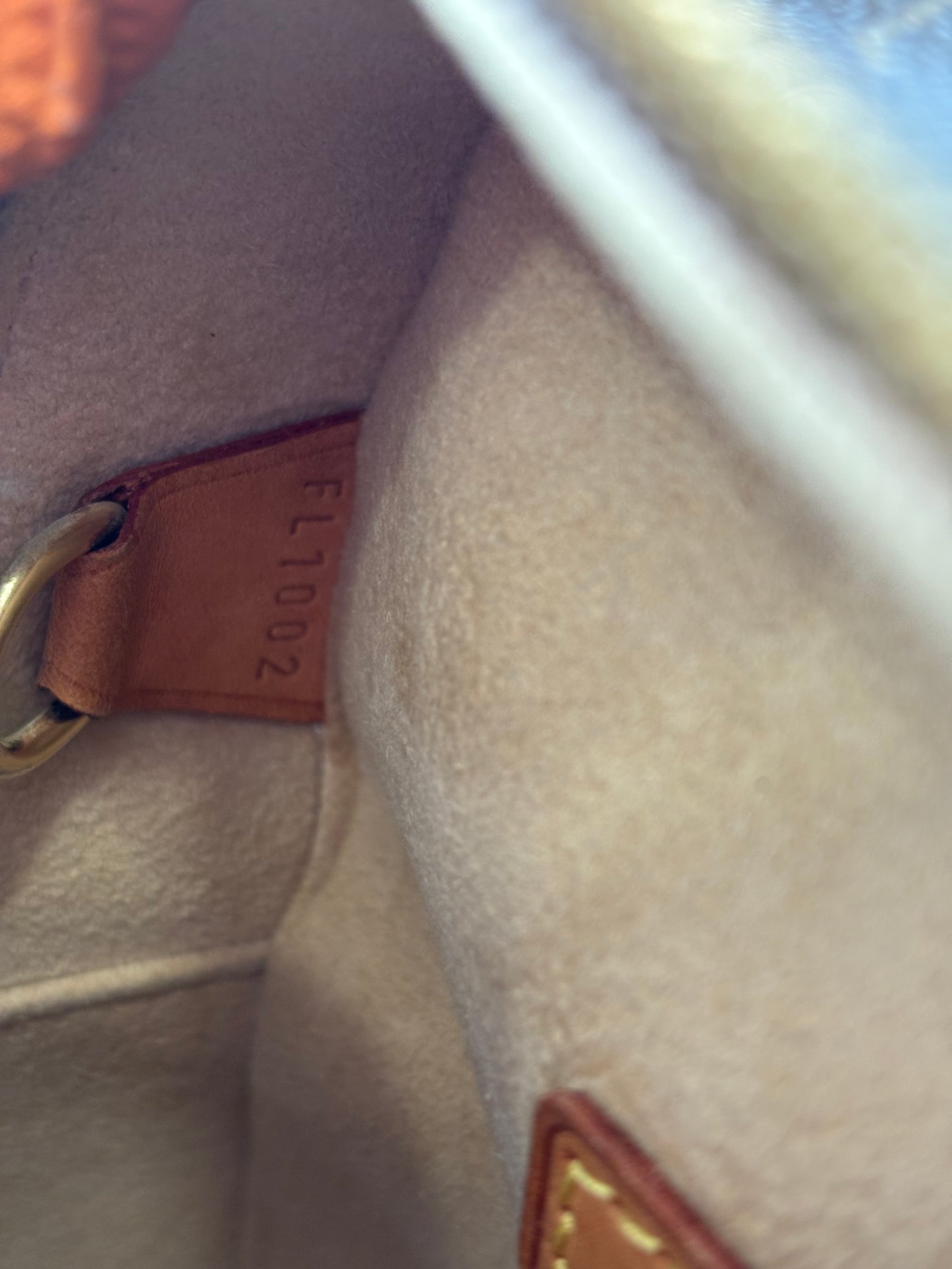 018776 - Louis Vuitton Cite GM