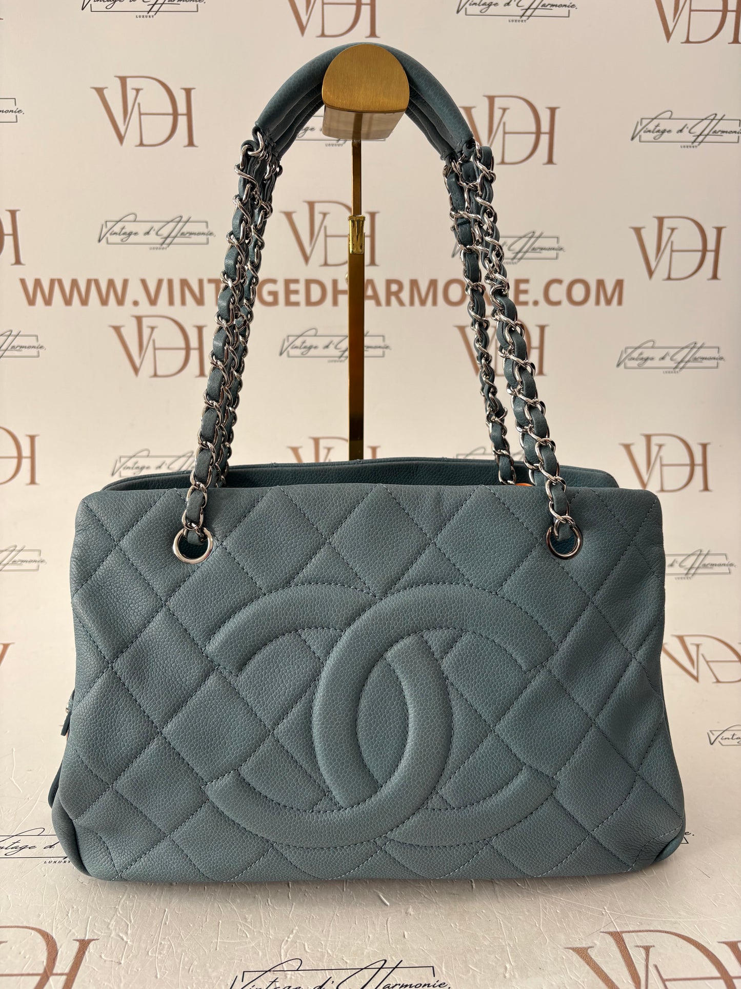 383525 - Chanel Blue