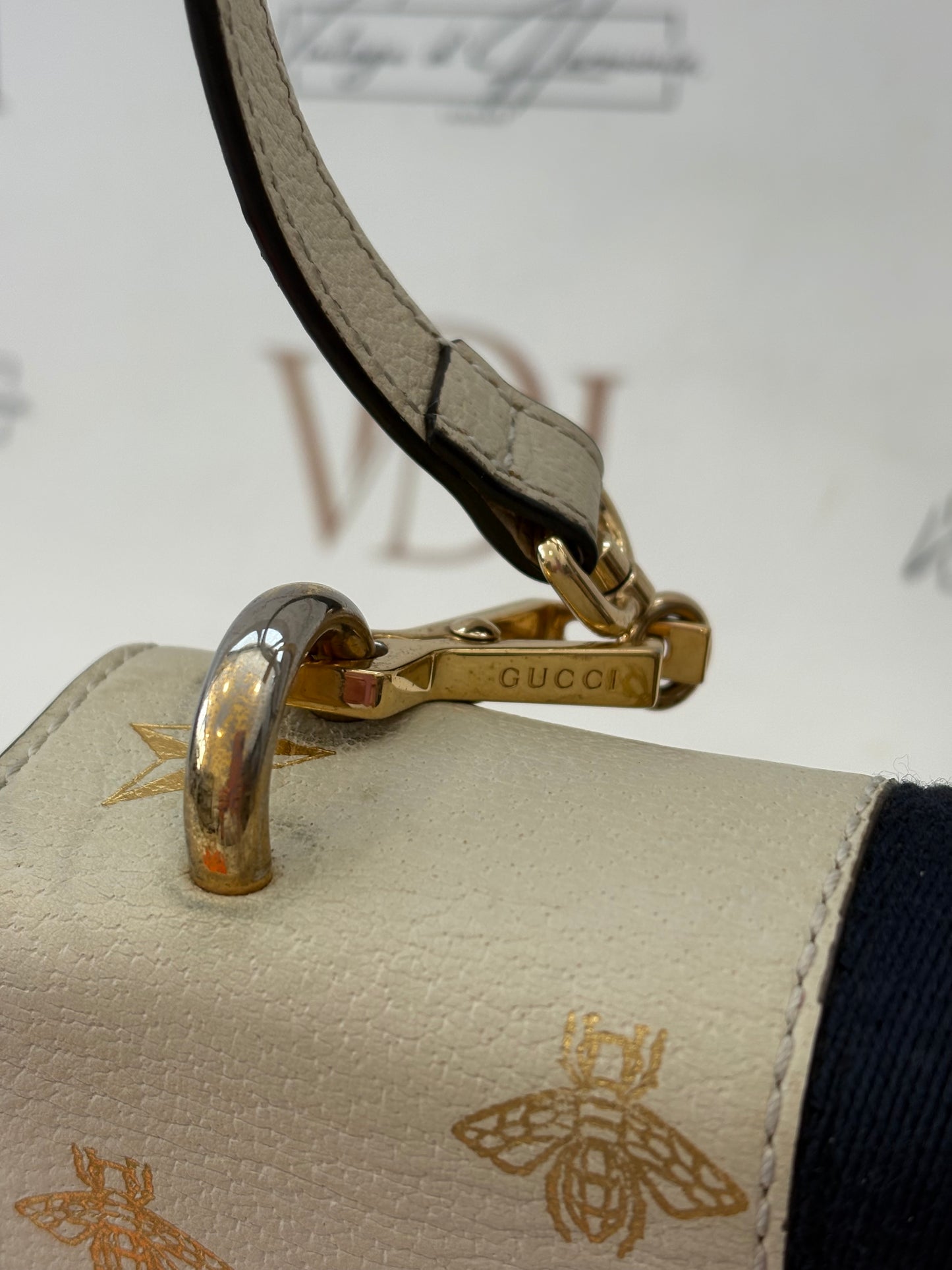 384258 - Gucci