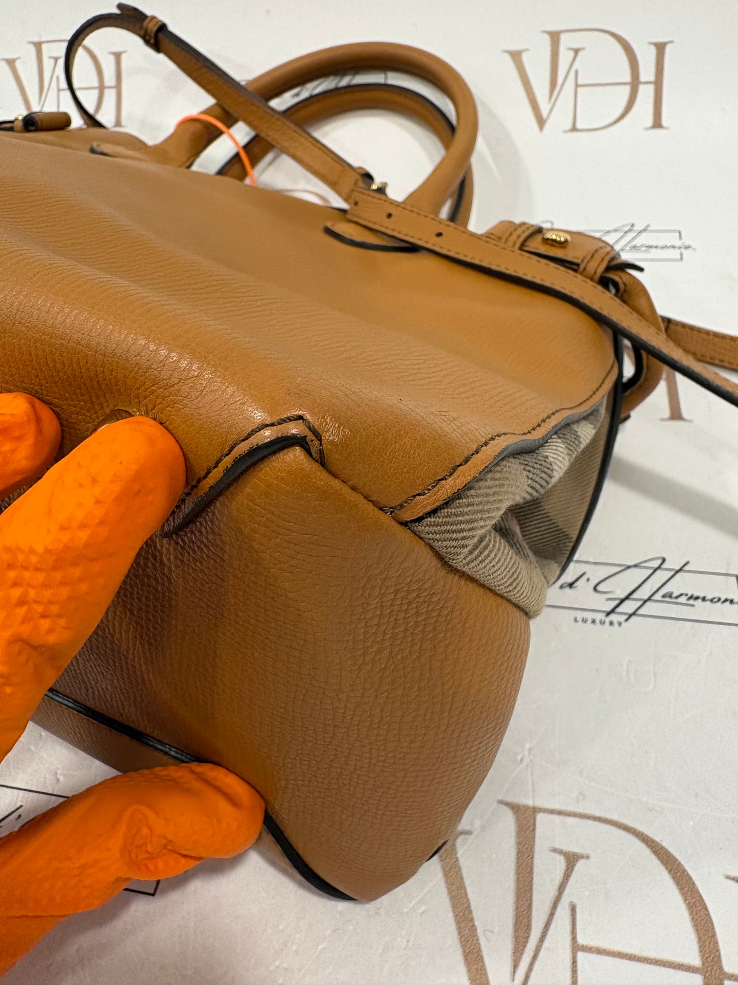 383363 - Burberry The Banner