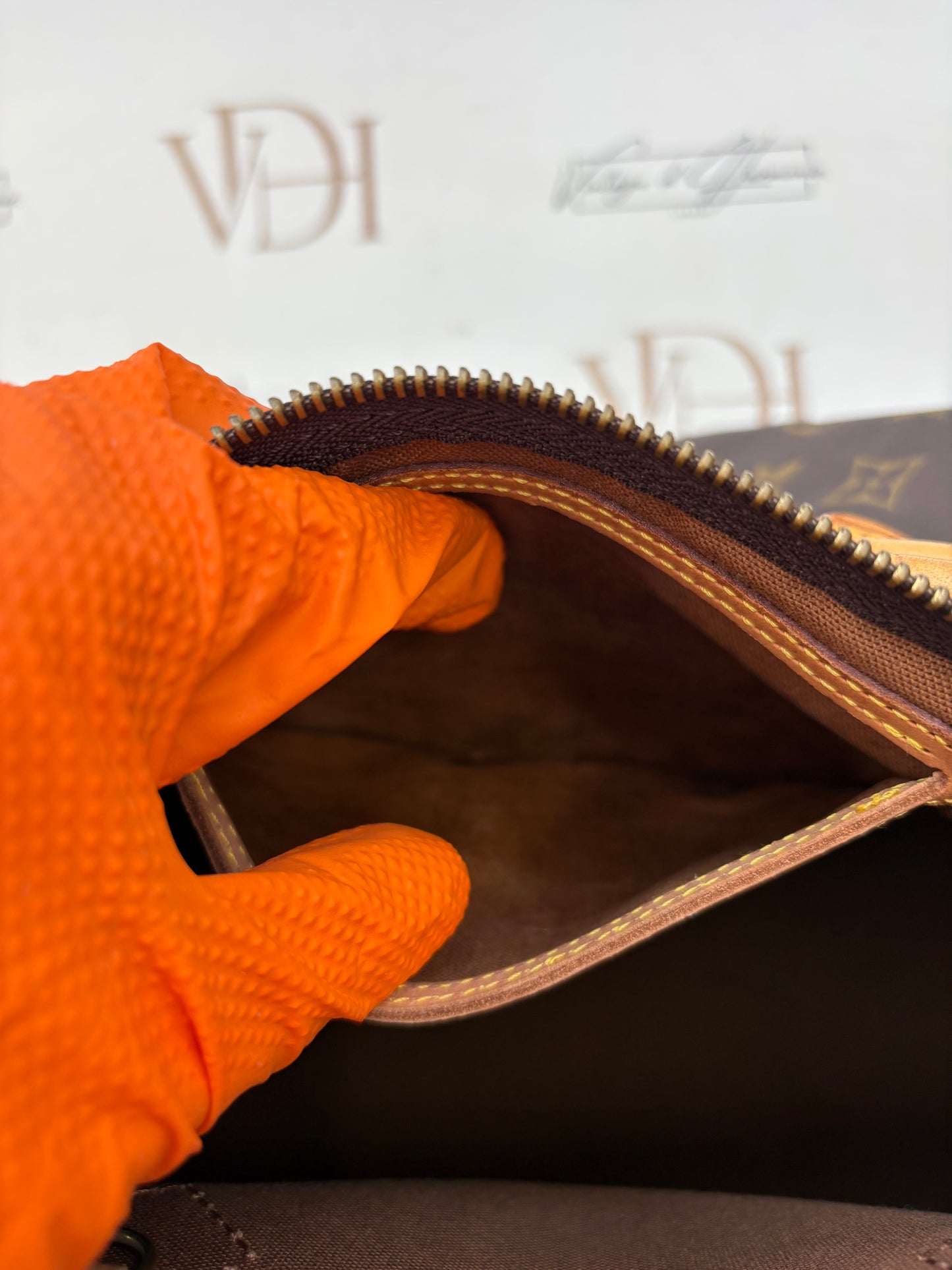 018424 - Louis Vuitton Speedy 35