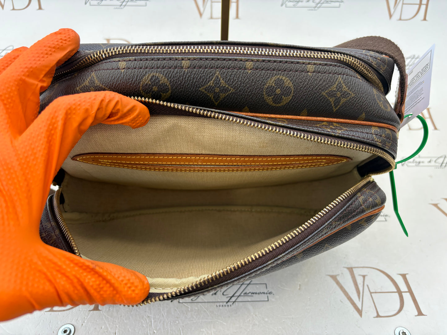 017200 - Louis Vuitton Reporter PM