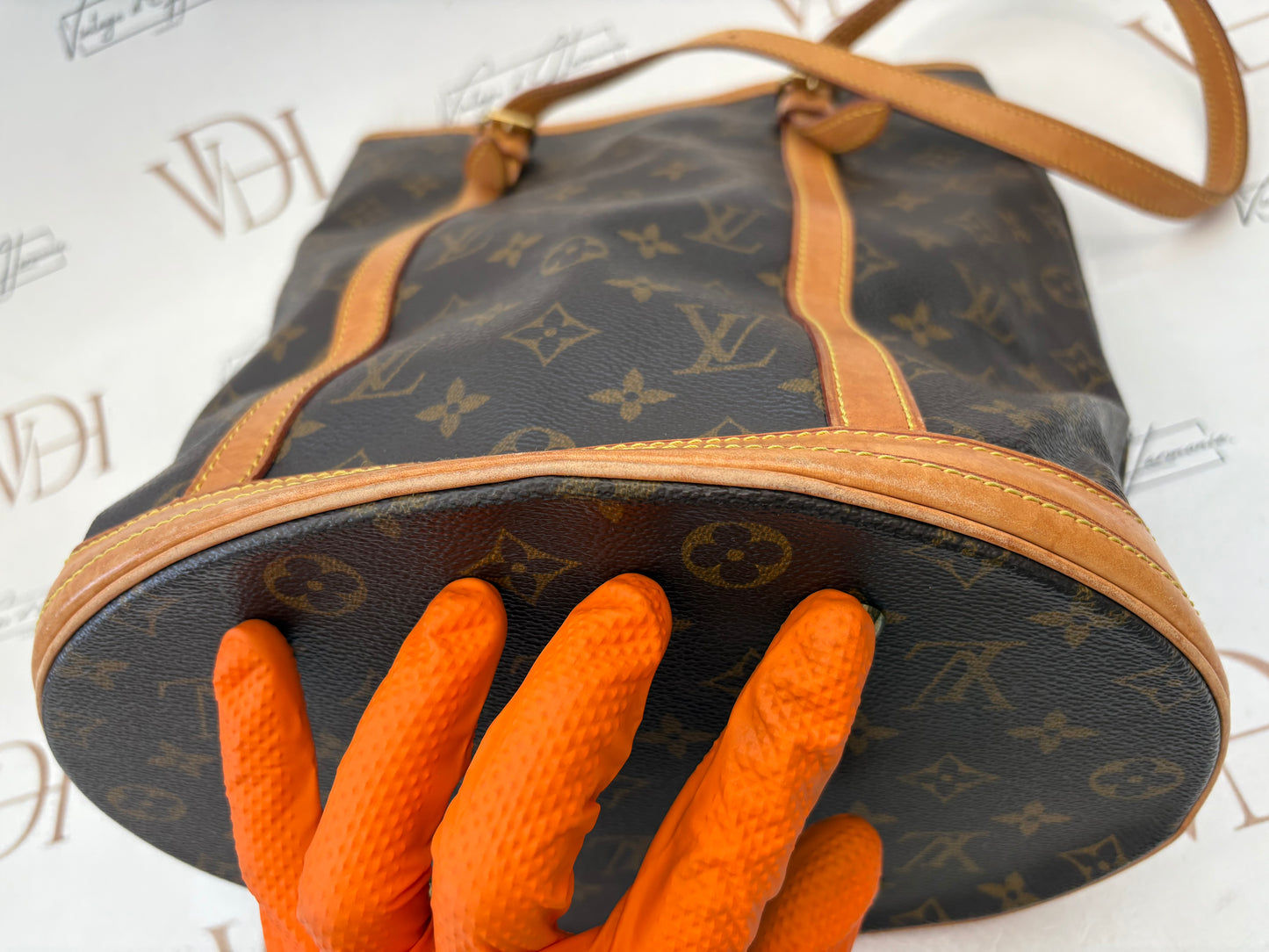 018844 - Louis Vuitton Bucket GM