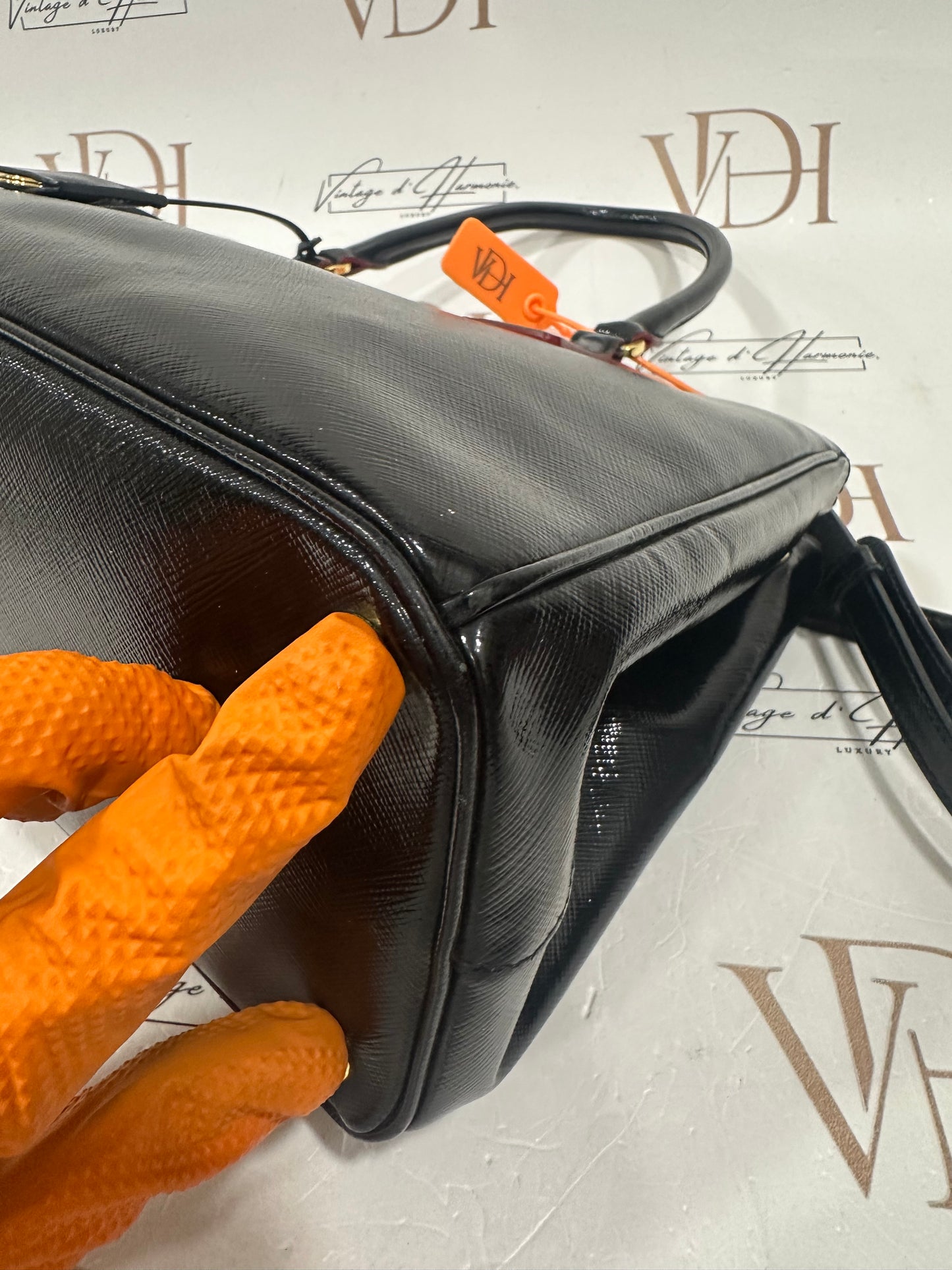 382946 - Prada Galleria Black