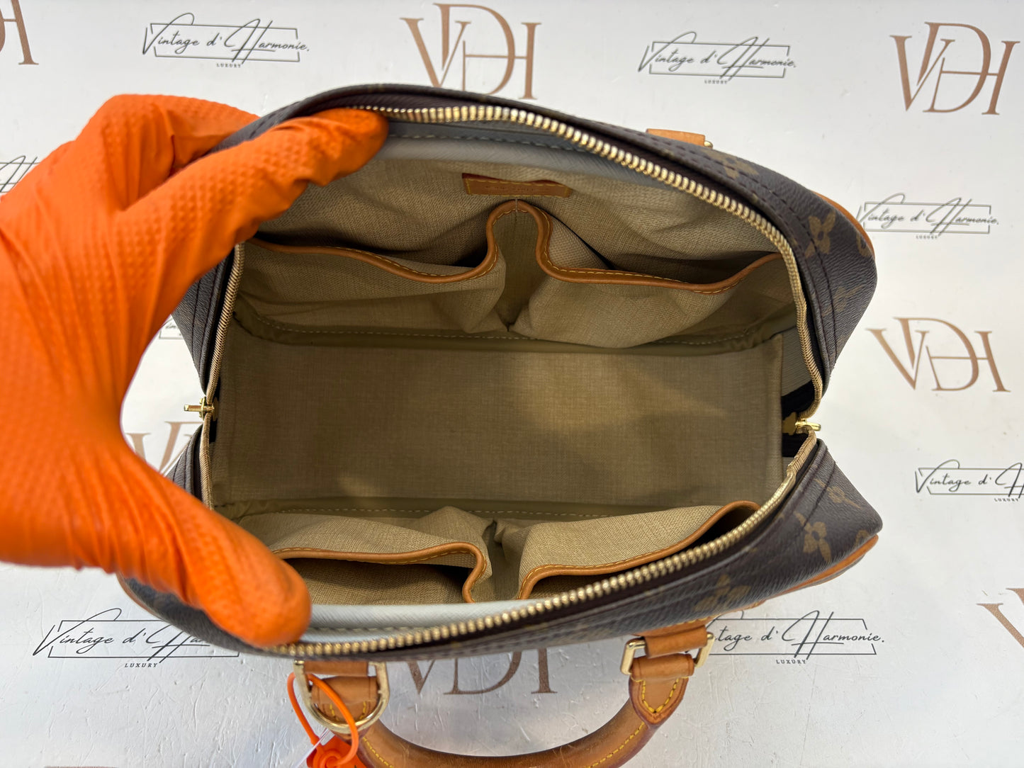 018187 - Louis Vuitton Trouville