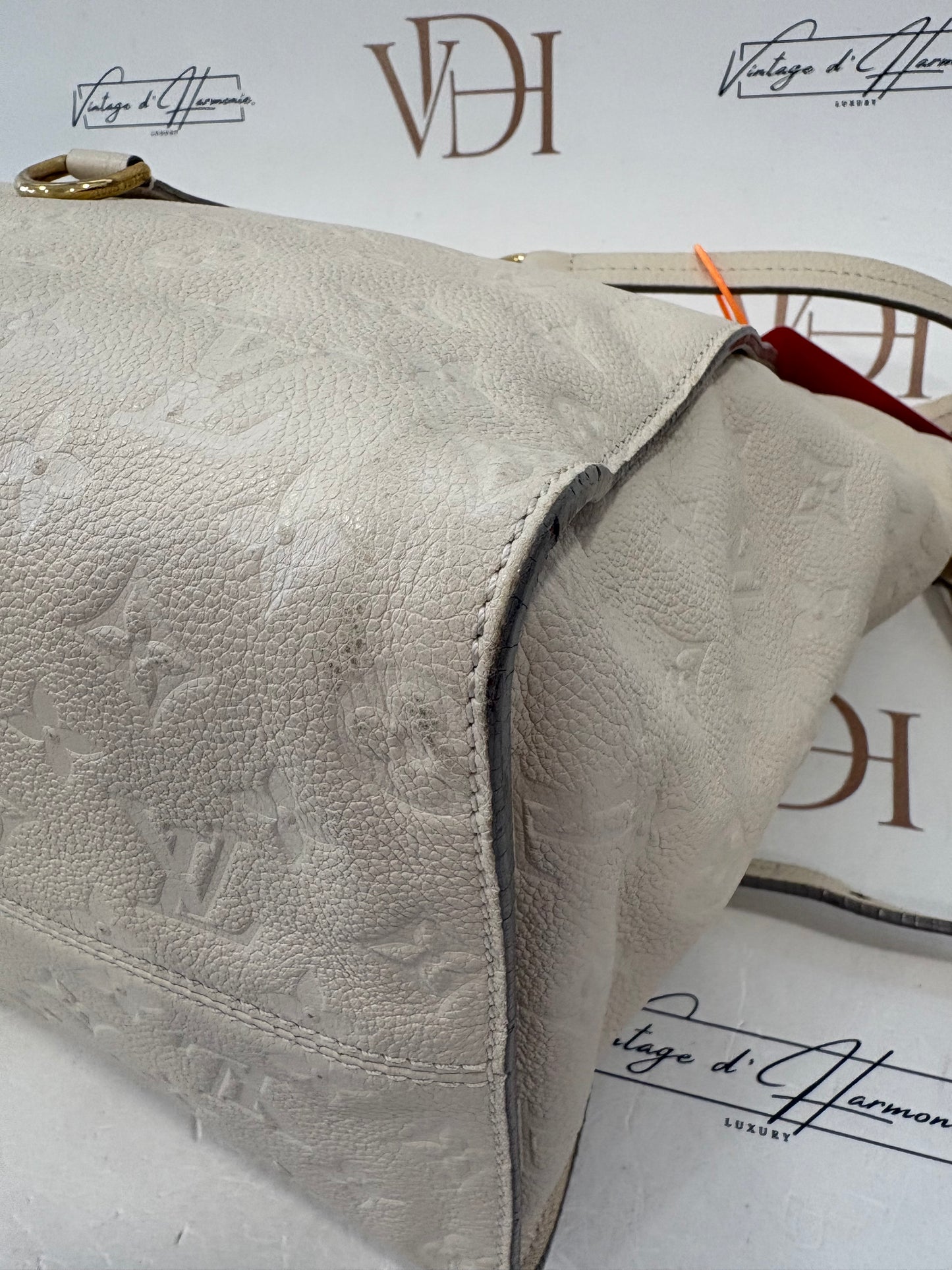 382958 - Louis Vuitton Lumineuse White