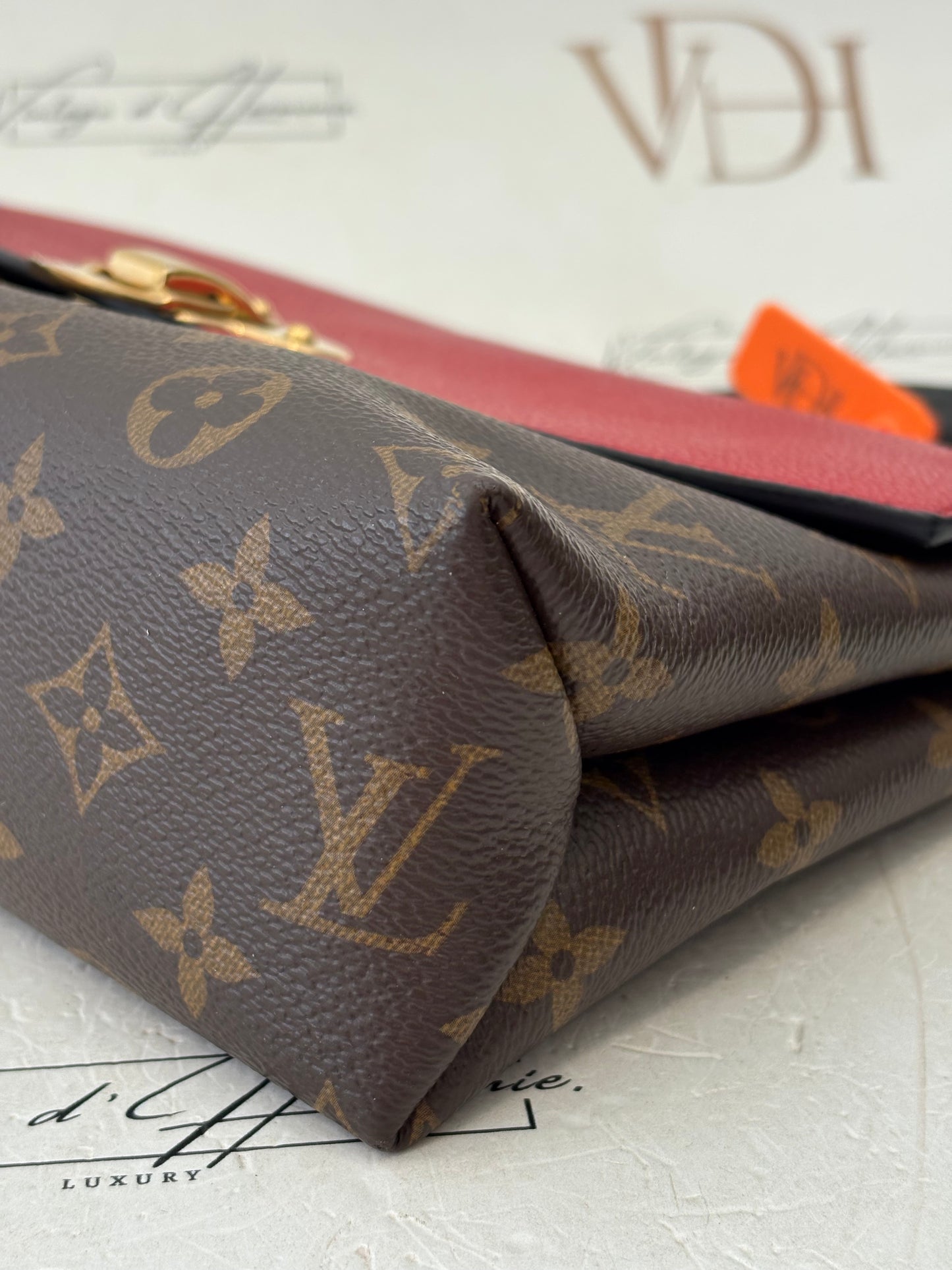383830 - Louis Vuitton Saint Placide
