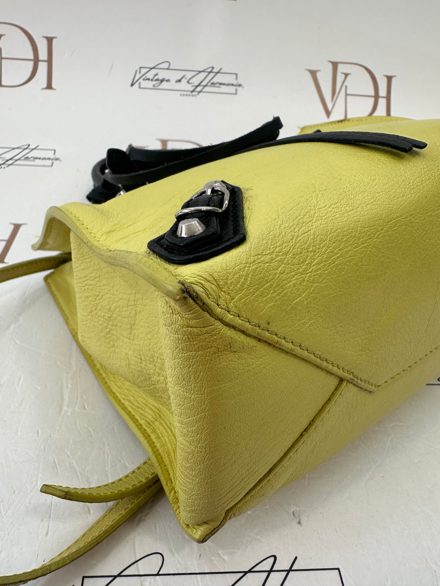 382325 -Balenciaga Papier