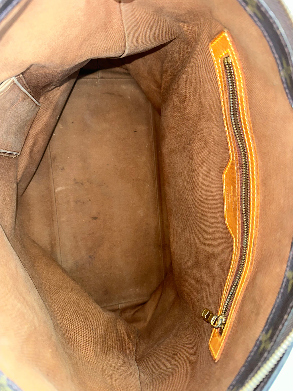 Louis Vuitton Cabas mezzo