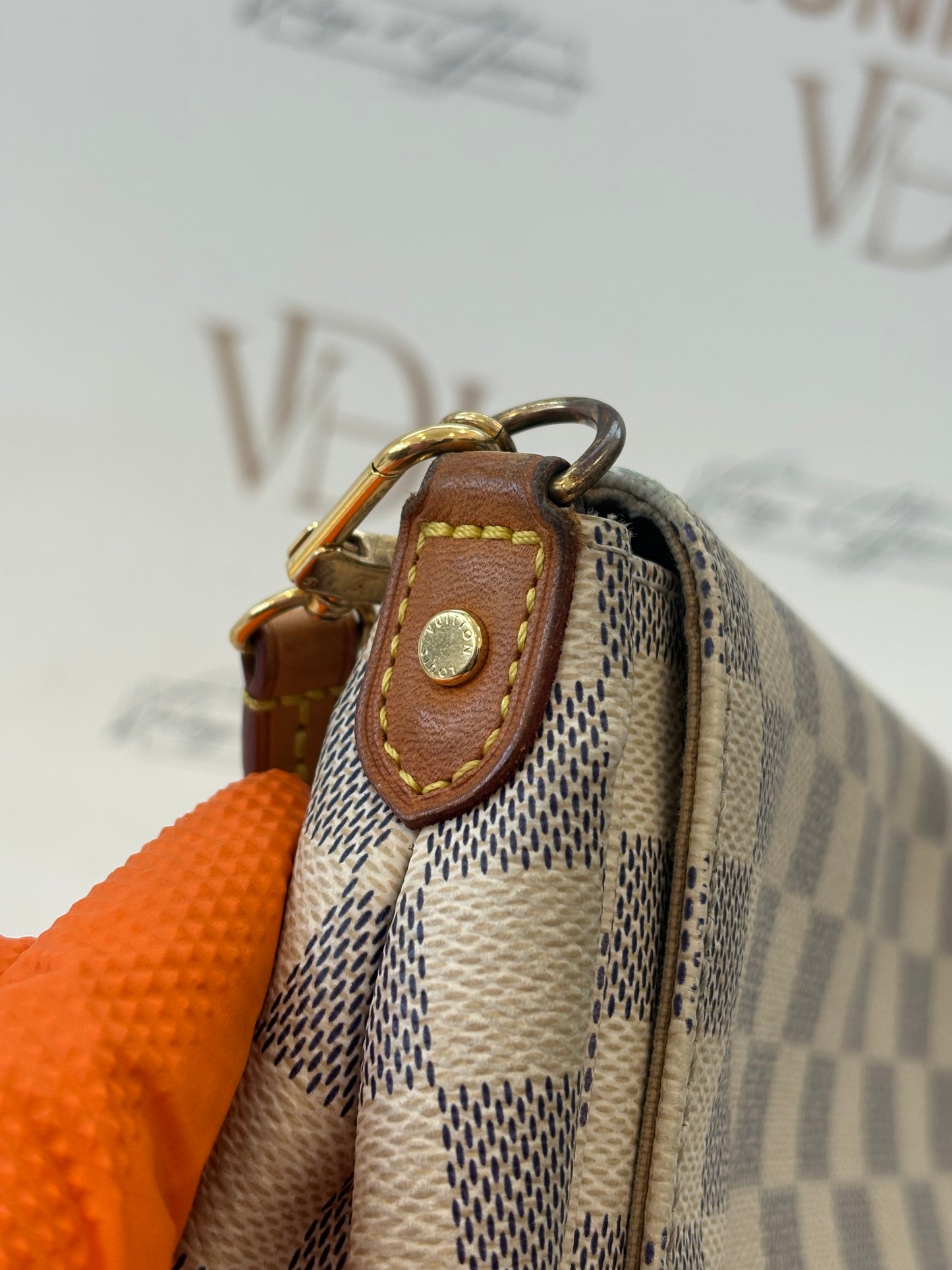 382891 - Louis Vuitton Favorite