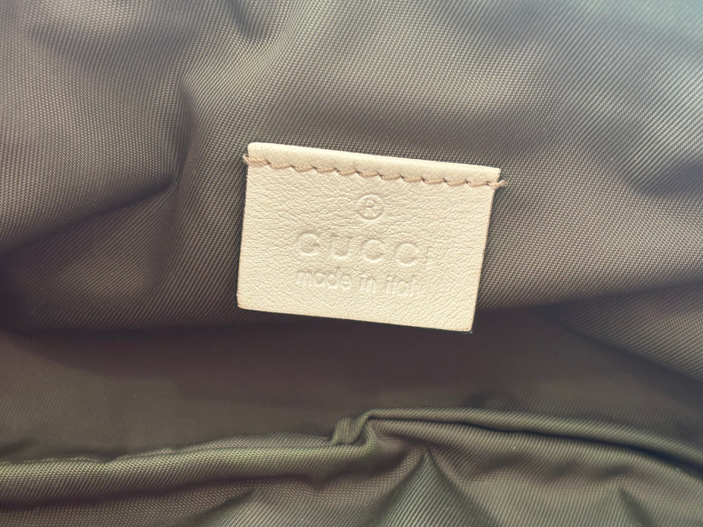 384022 - Gucci Abbey