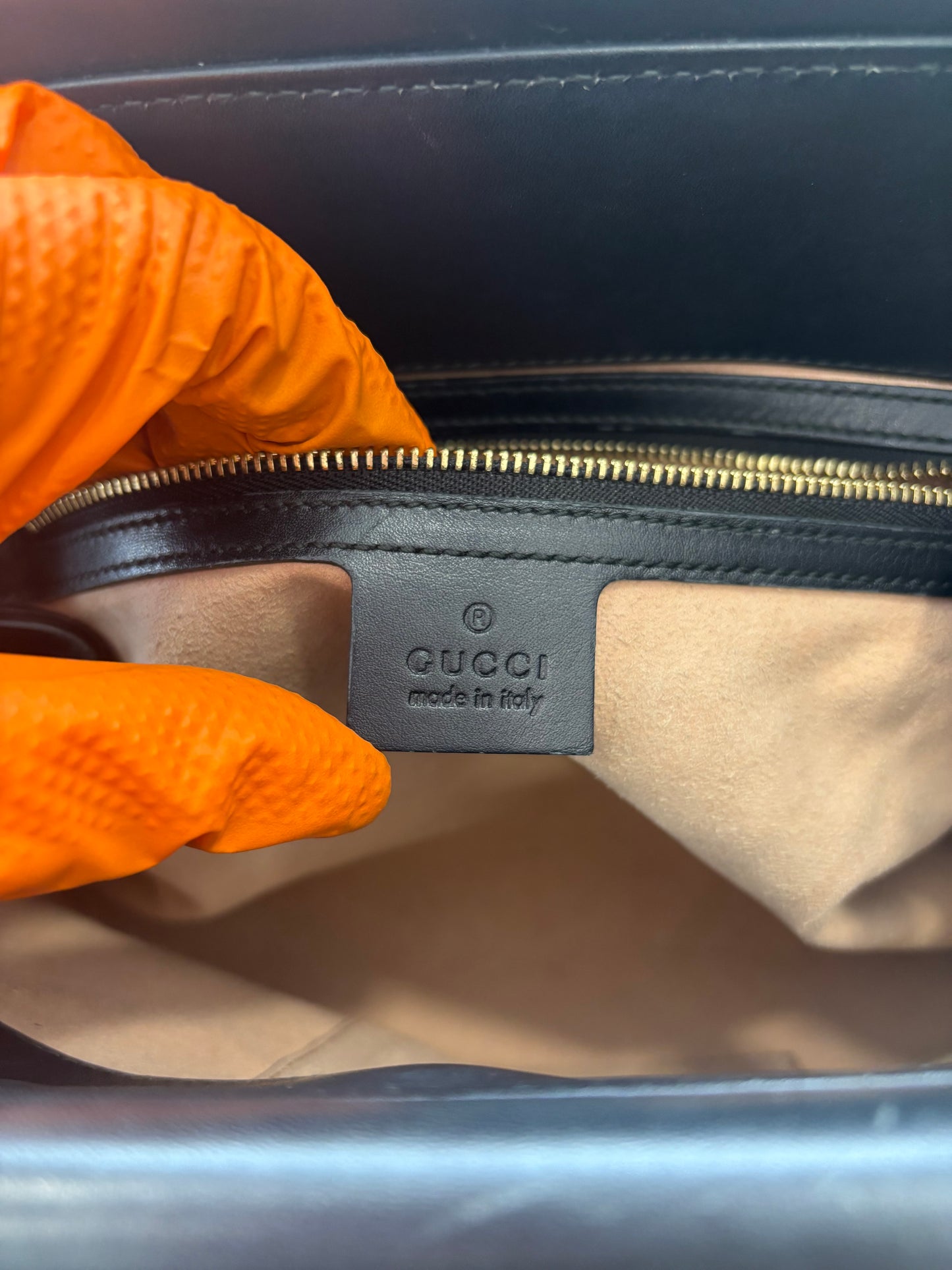 384270 - Gucci Nymphaea