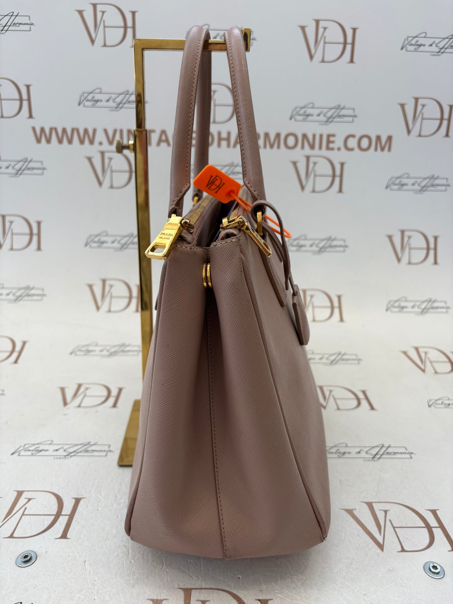 201017 - Prada Galleria