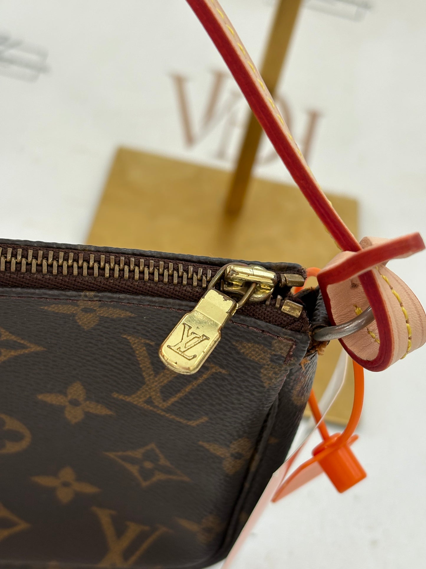 018743 - Louis Vuitton Pochette Accessoires
