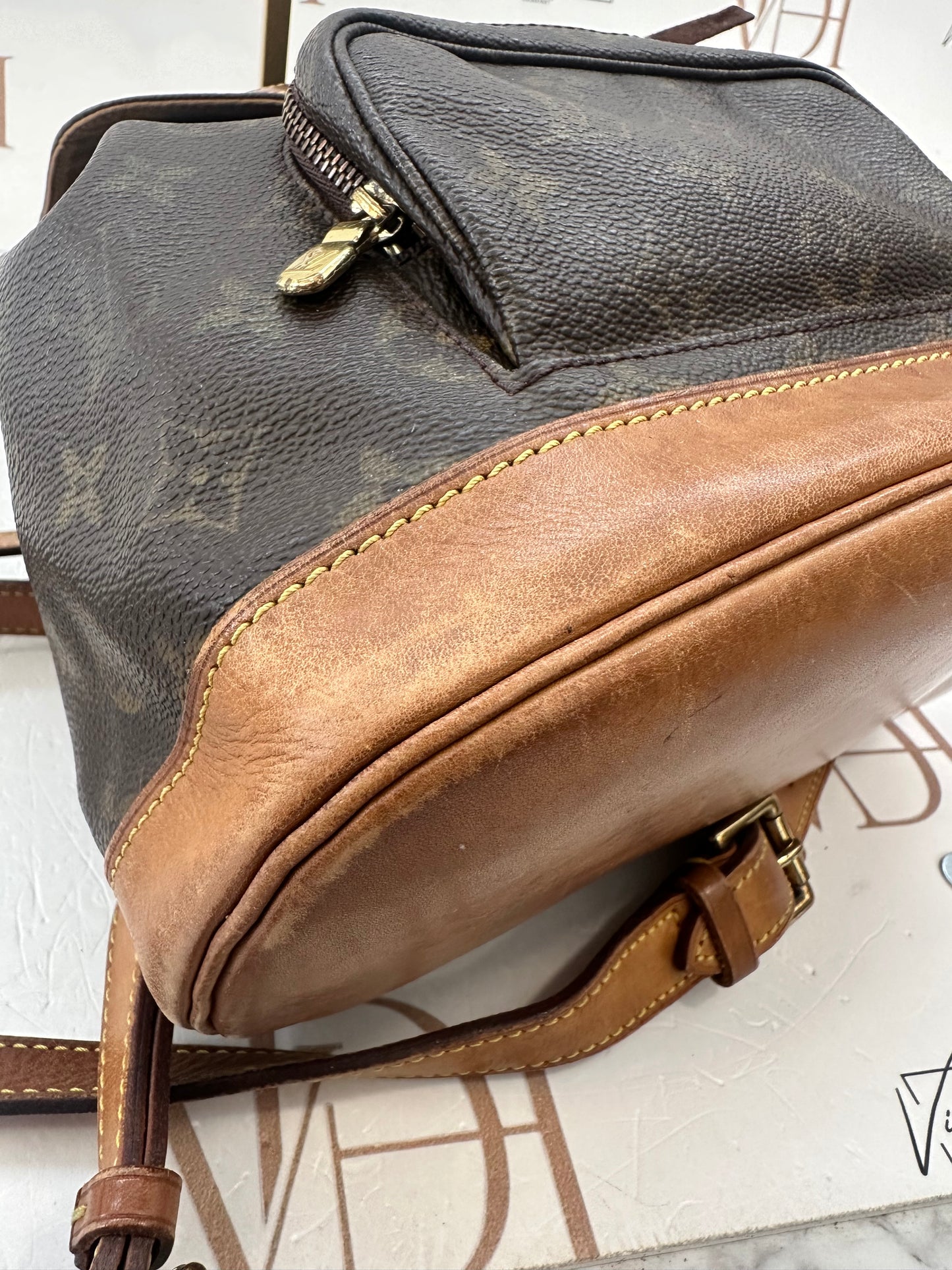 017858 - Louis Vuitton Montsouris MM