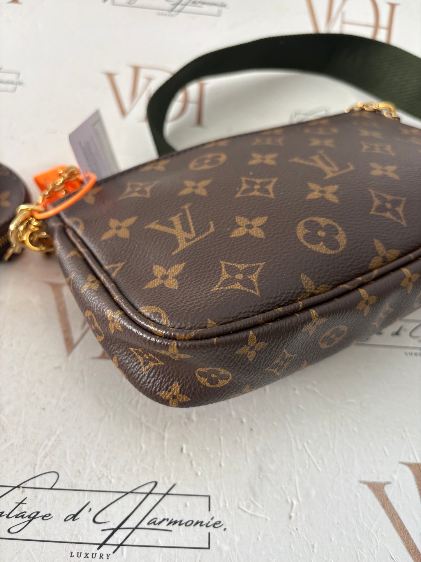 201426 - Louis Vuitton Multipochette