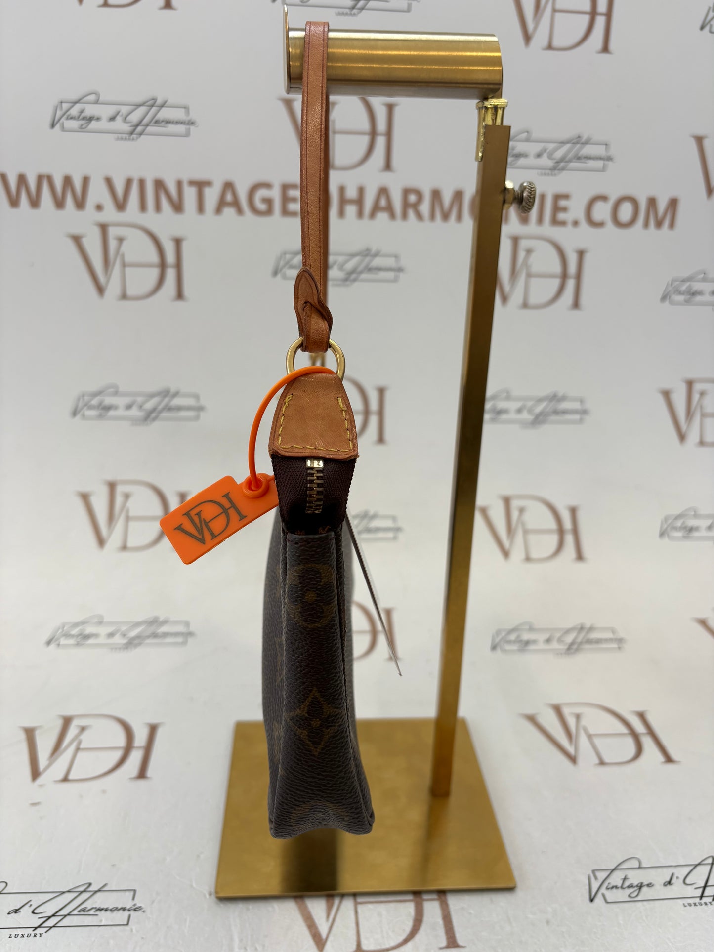 018913 - Louis Vuitton Pochette Accessoires