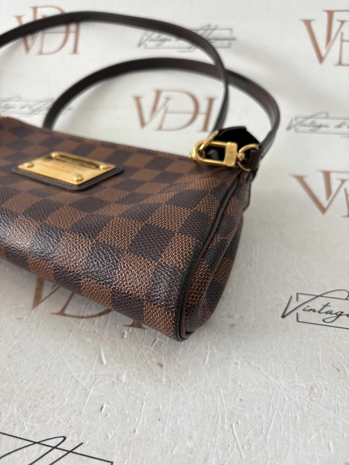 018410 - Louis Vuitton Eva