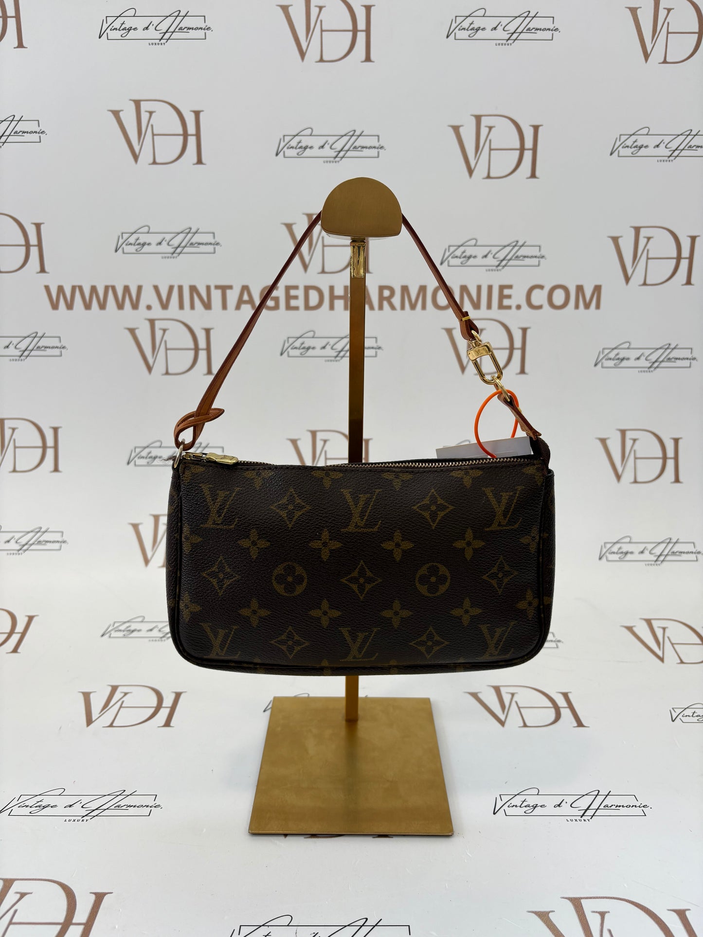 018106 - Louis Vuitton Pochette Accessoires