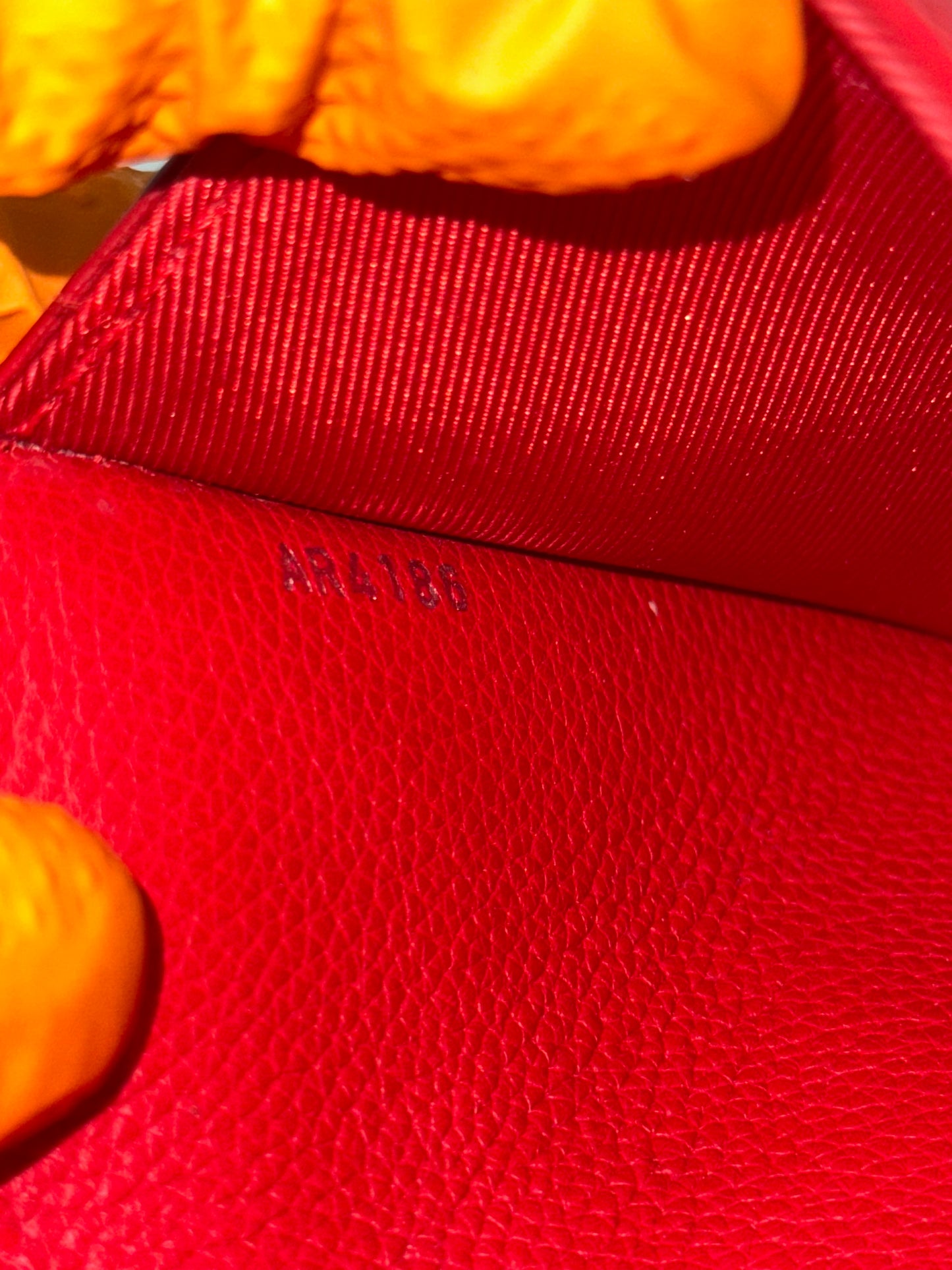 102440 - Louis Vuitton Lockme BB