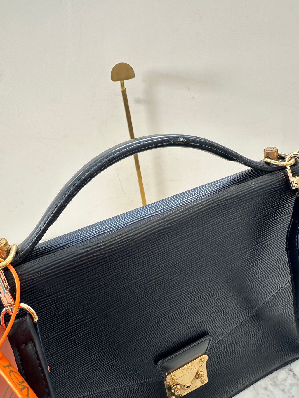 Louis Vuitton Epi Porte Documents Bandouliere