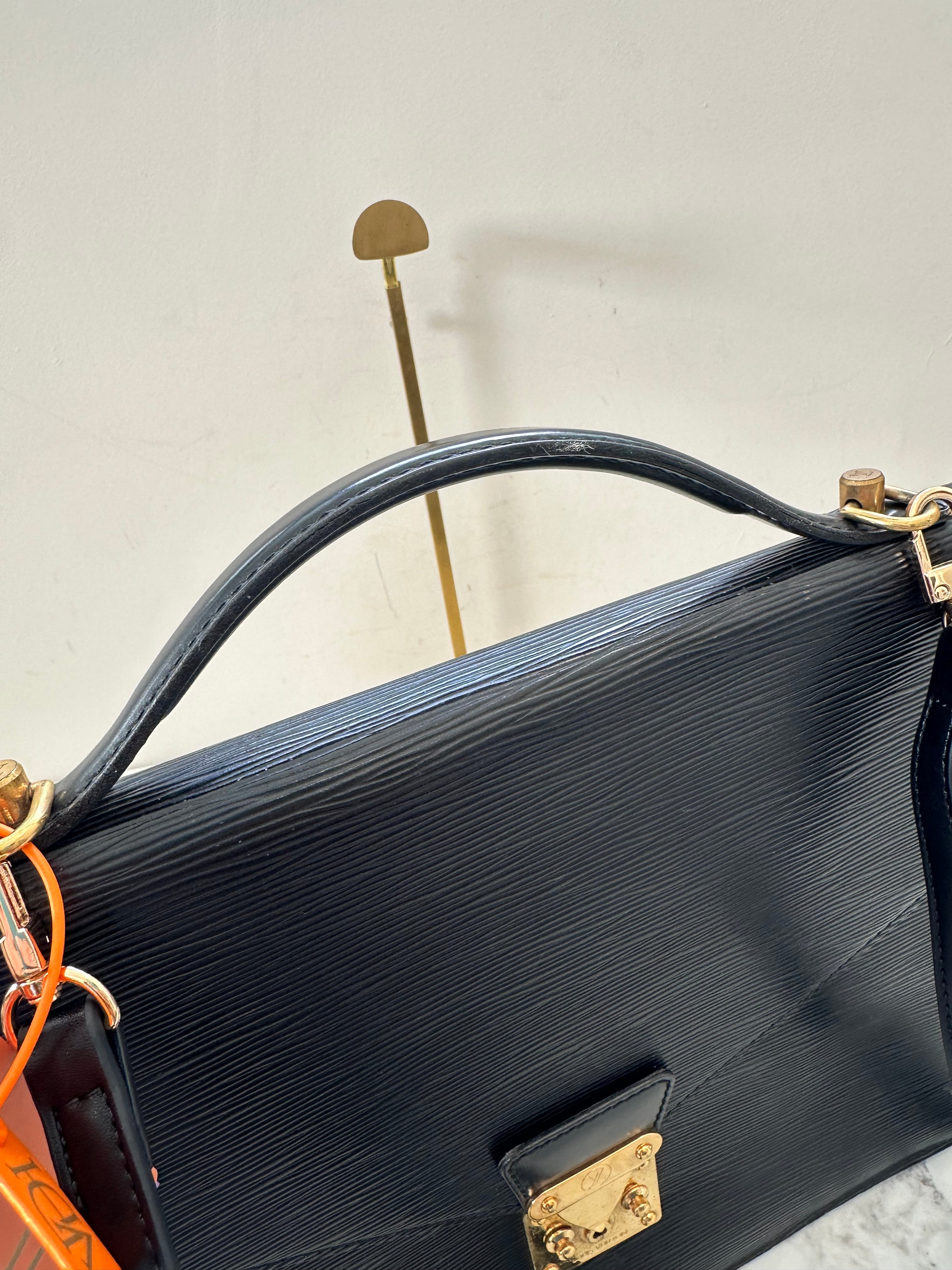 Louis Vuitton Epi Porte Documents Bandouliere