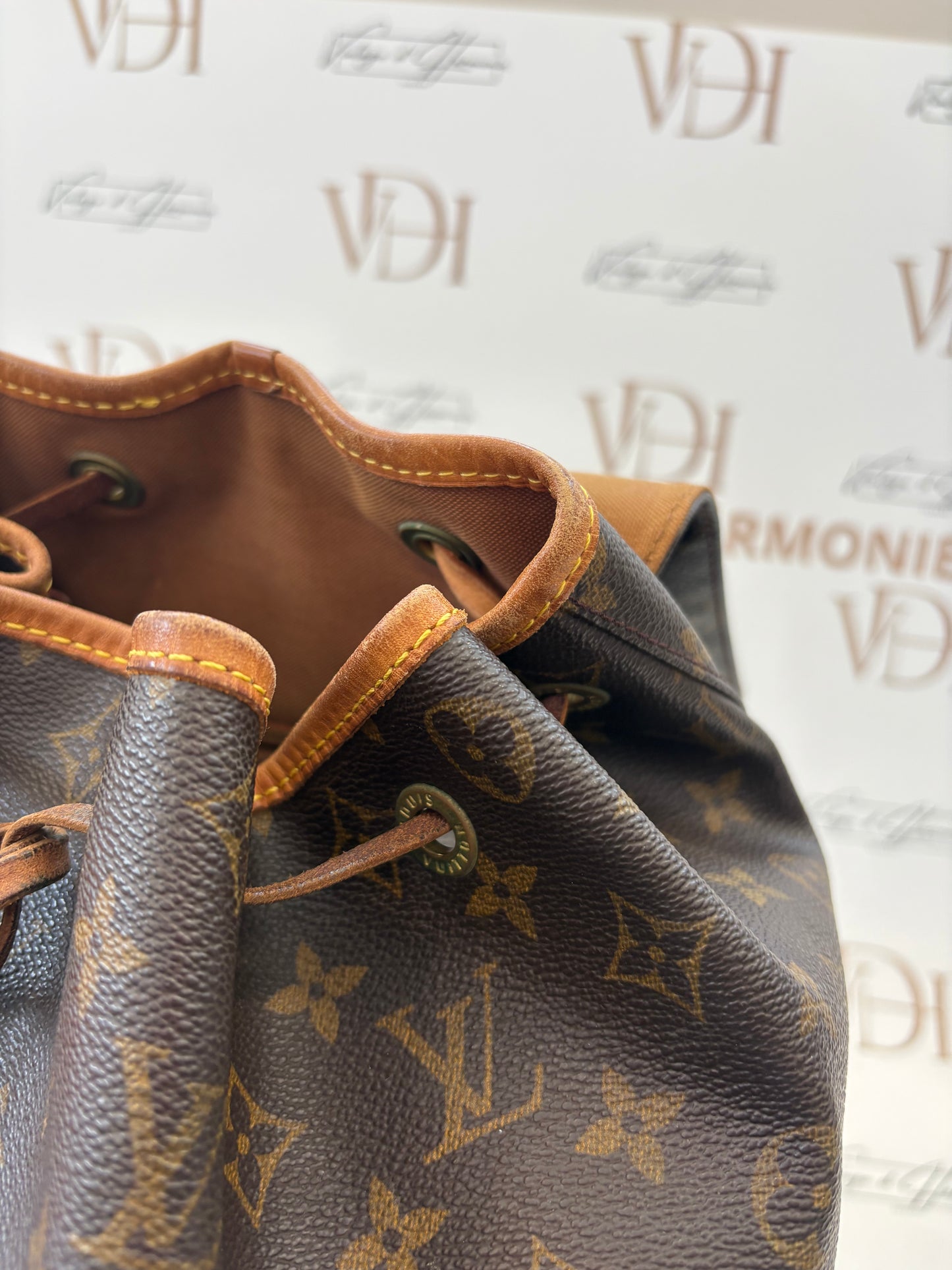 018121 - Louis Vuitton Montsouris GM
