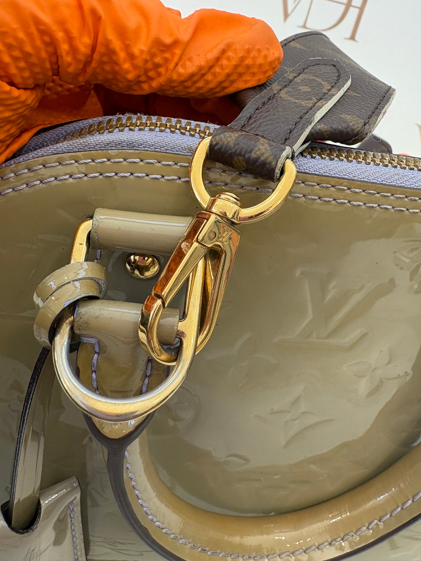 017711 - Louis Vuitton Alma BB Limited Vernis