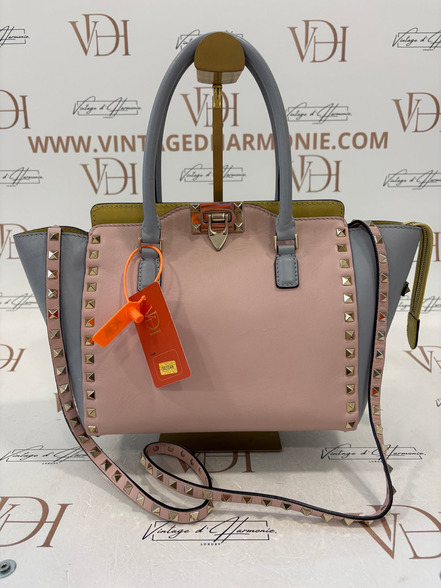383248 - Valentino Rockstud