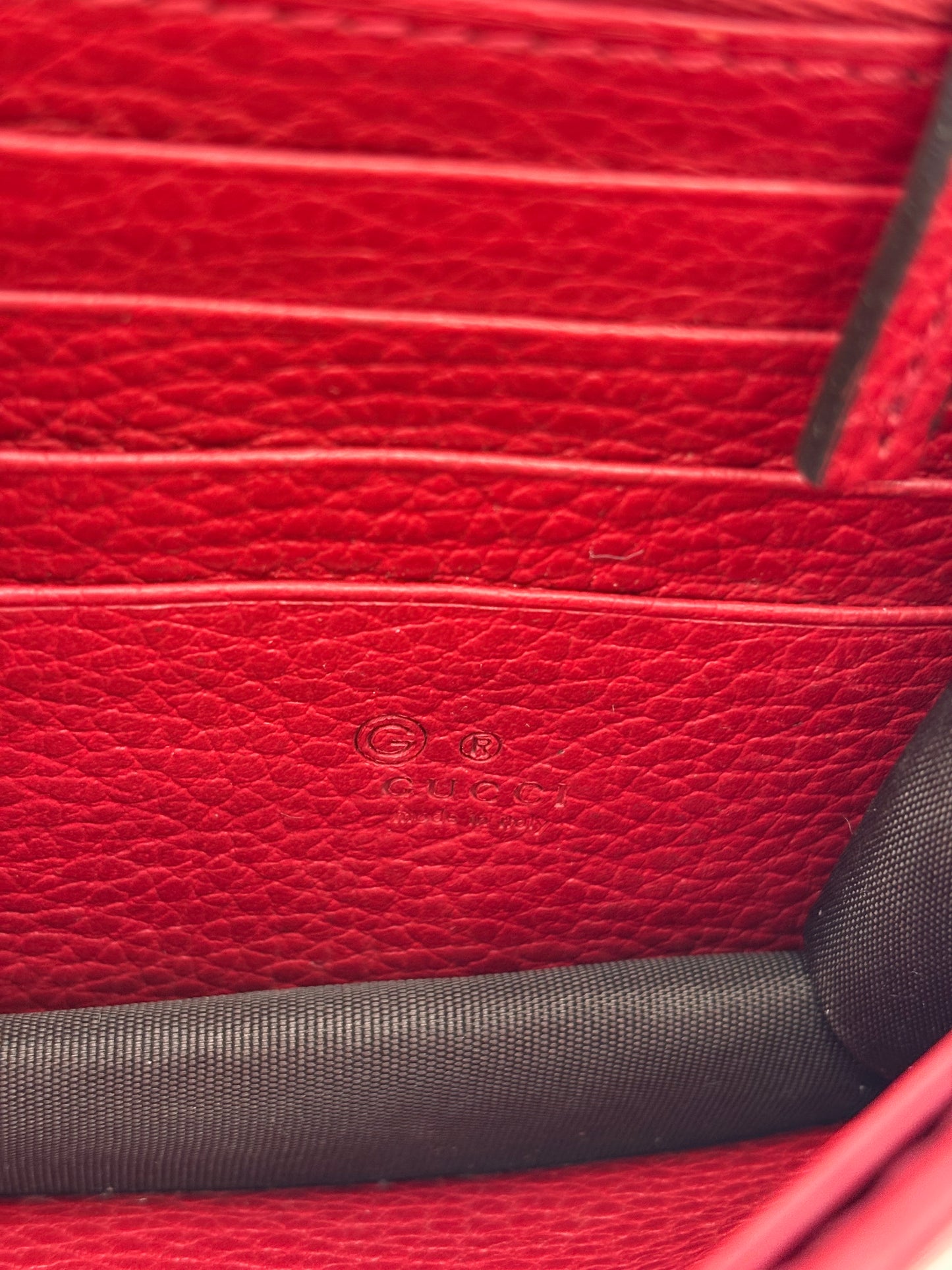 384217 - Gucci Interlocking