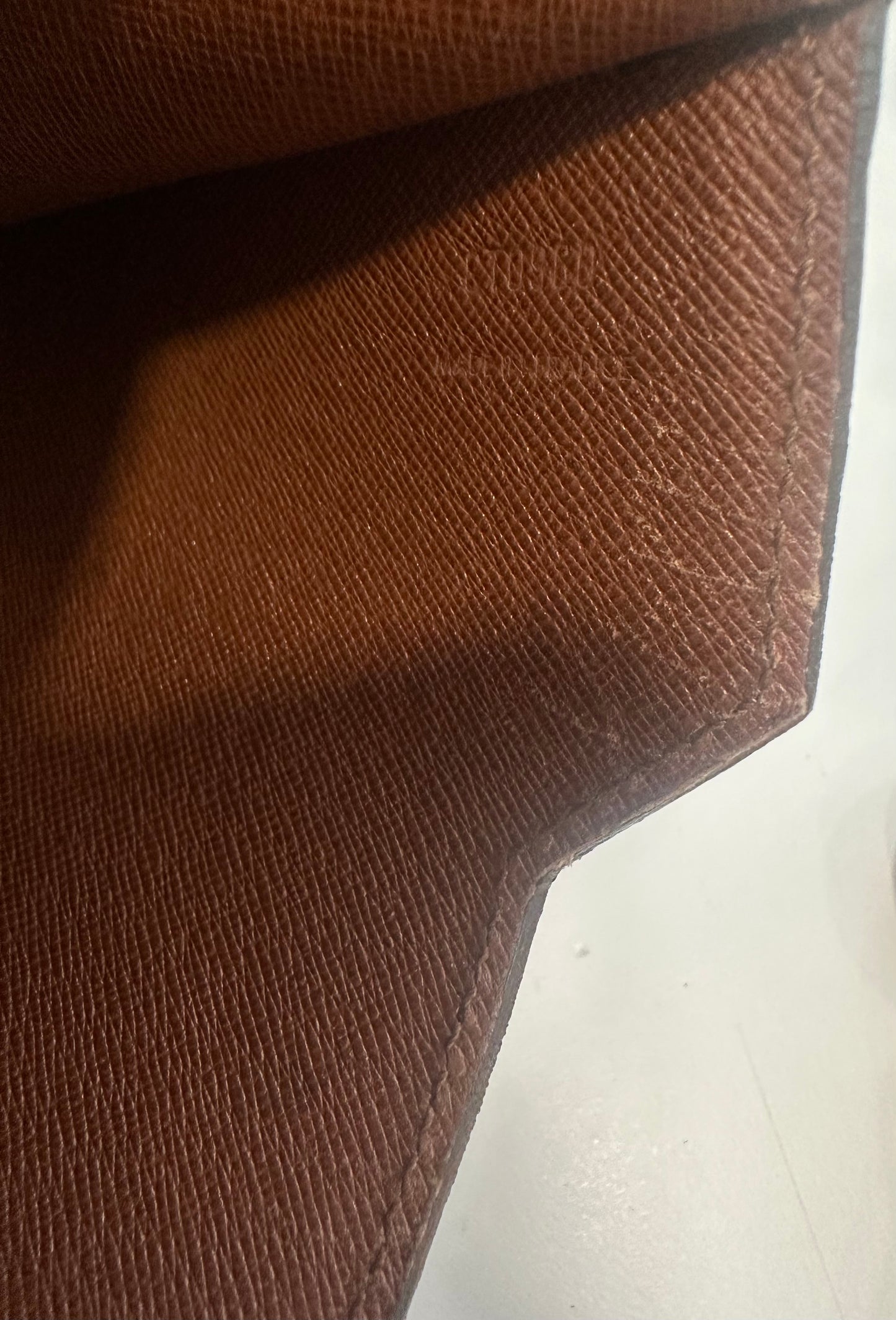 Louis Vuitton Porte Documents Band