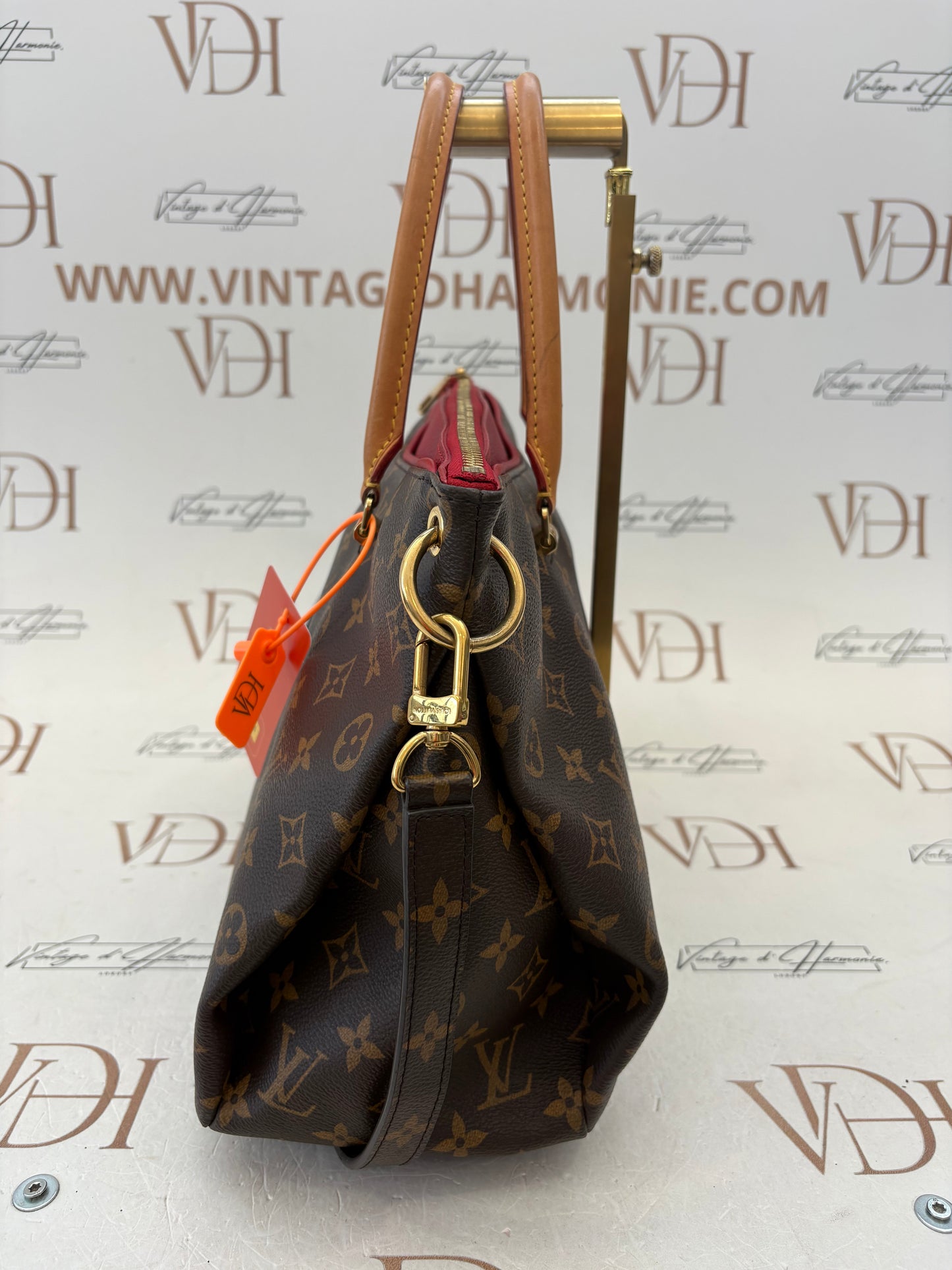 383836 - Louis Vuitton Pallas