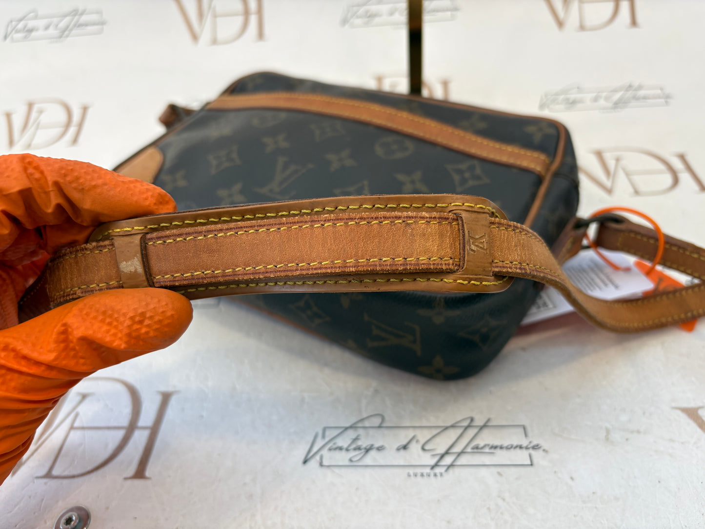 018289 - Louis Vuitton Trocadero 24